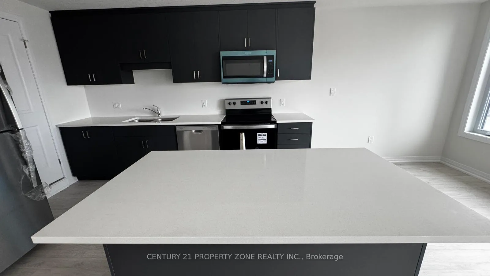 Photo 8 of Unit C-51, 525 Erinbrook Drive, Kitchener — HOMEH
