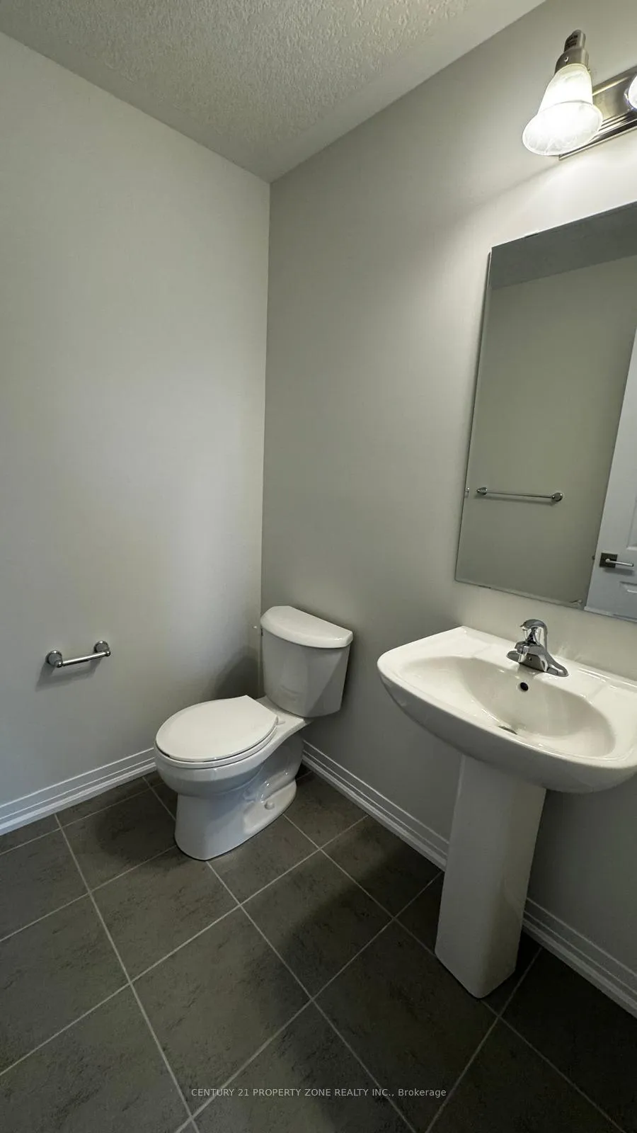 Photo 10 of Unit C-51, 525 Erinbrook Drive, Kitchener — HOMEH