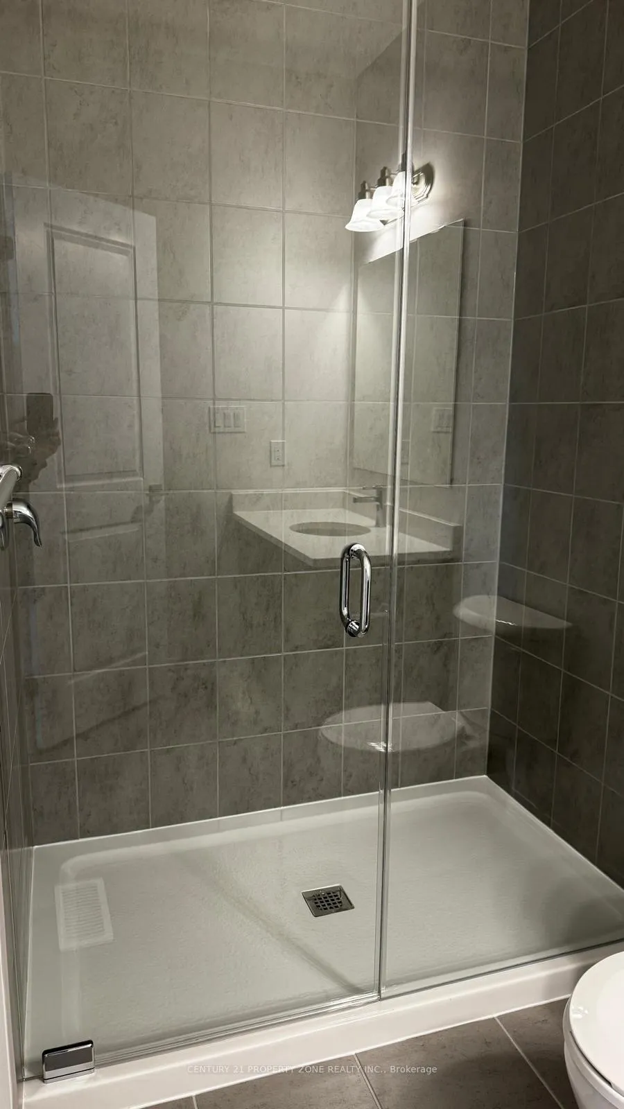 Photo 16 of Unit C-51, 525 Erinbrook Drive, Kitchener — HOMEH