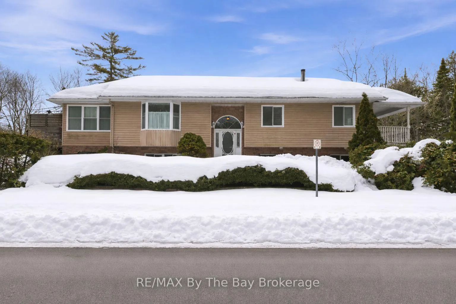 Photo 9 of 45 40th Street N, Wasaga Beach — HOMEH