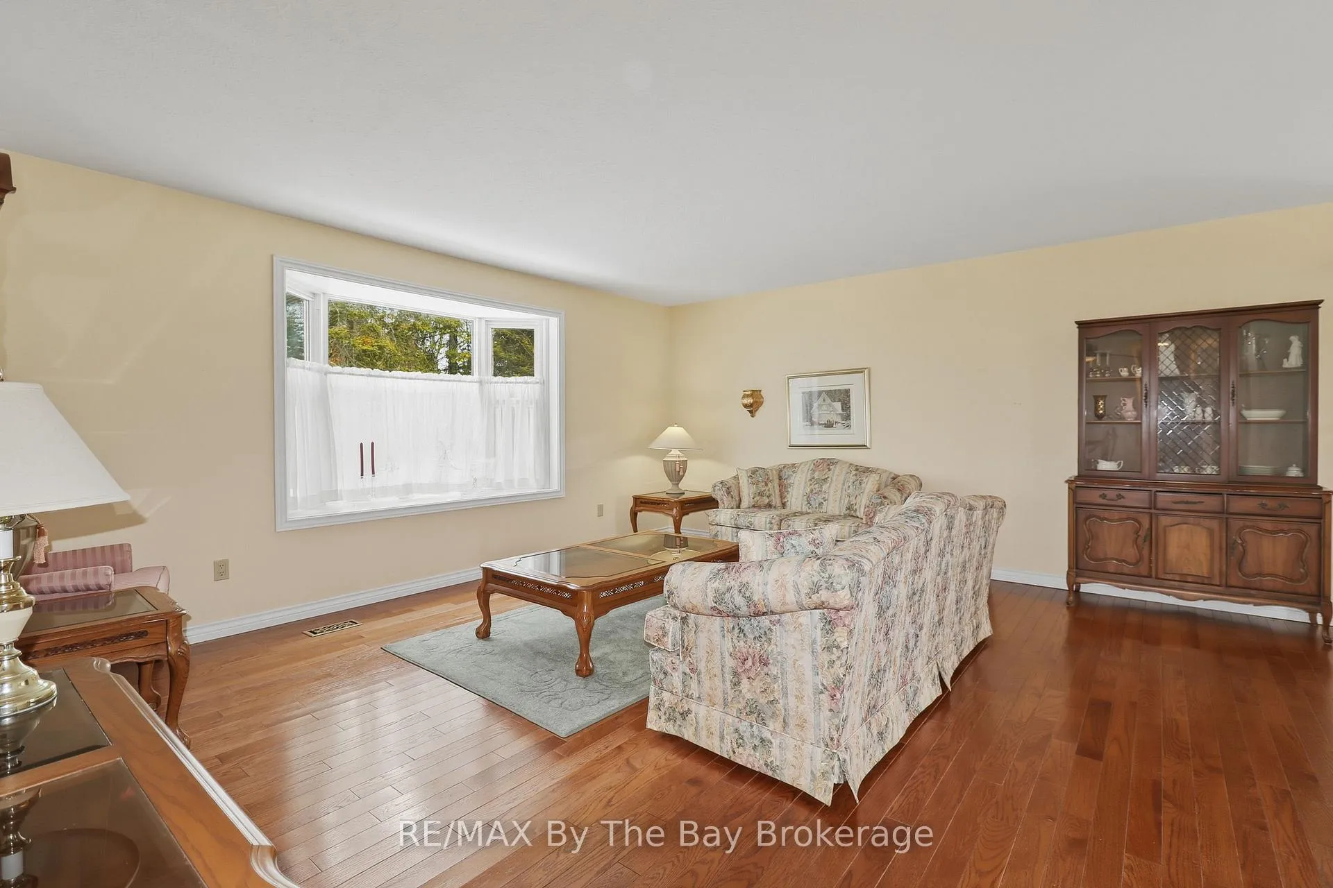 Photo 13 of 45 40th Street N, Wasaga Beach — HOMEH