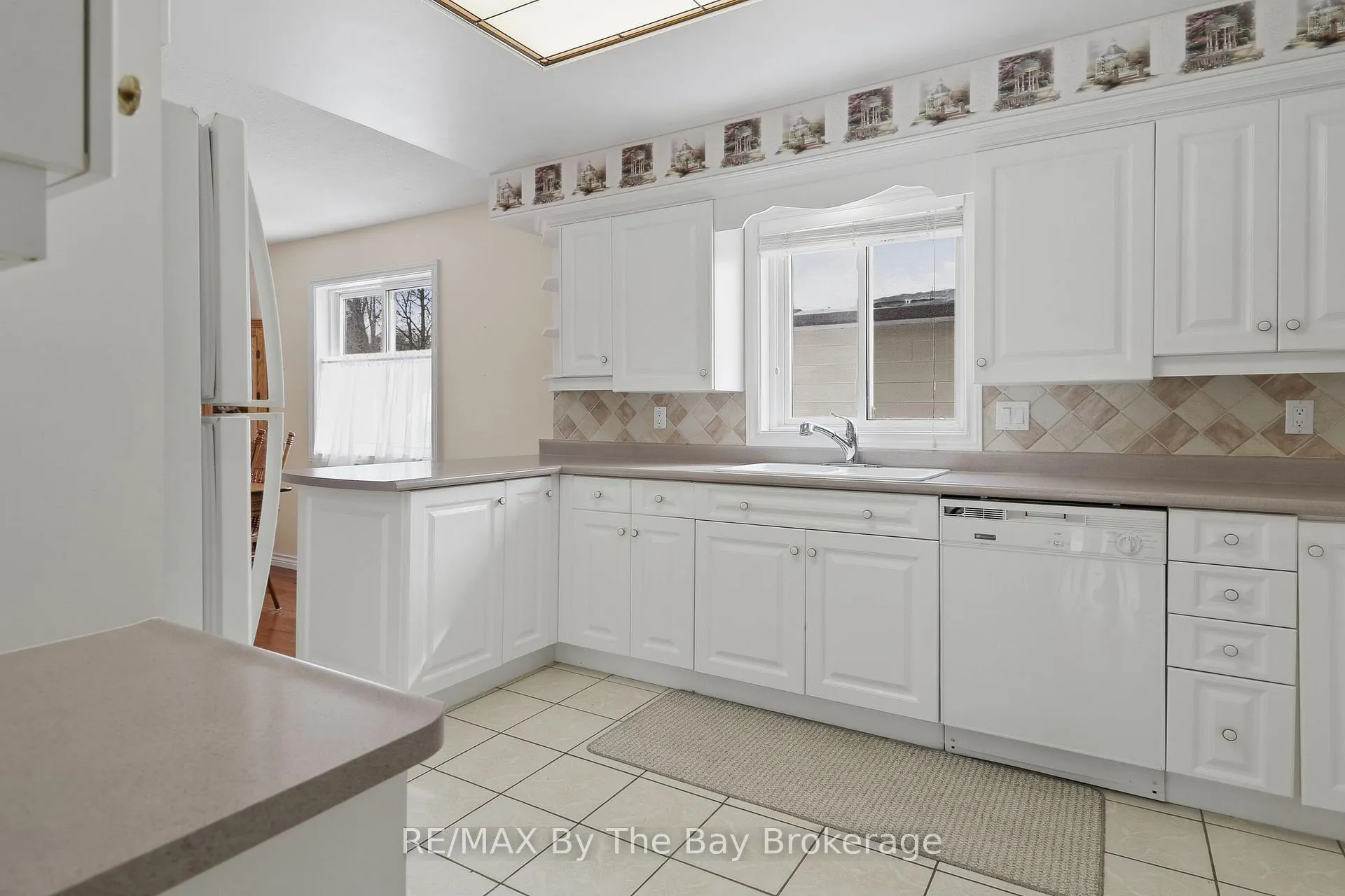 Photo 17 of 45 40th Street N, Wasaga Beach — HOMEH