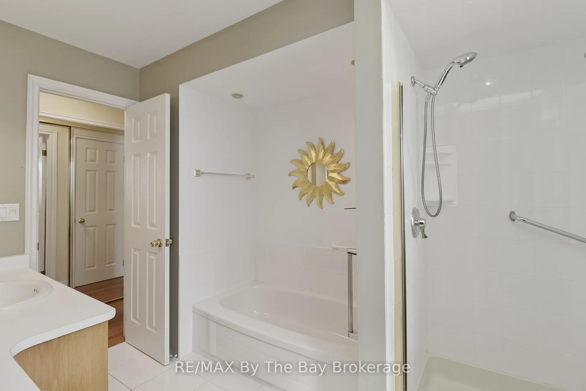 Photo 32 of 45 40th Street N, Wasaga Beach — HOMEH