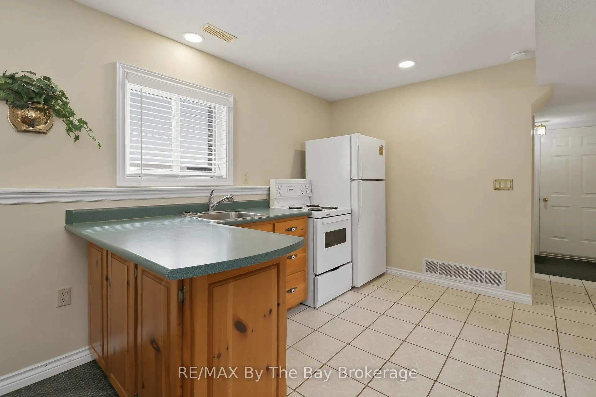 Photo 41 of 45 40th Street N, Wasaga Beach — HOMEH
