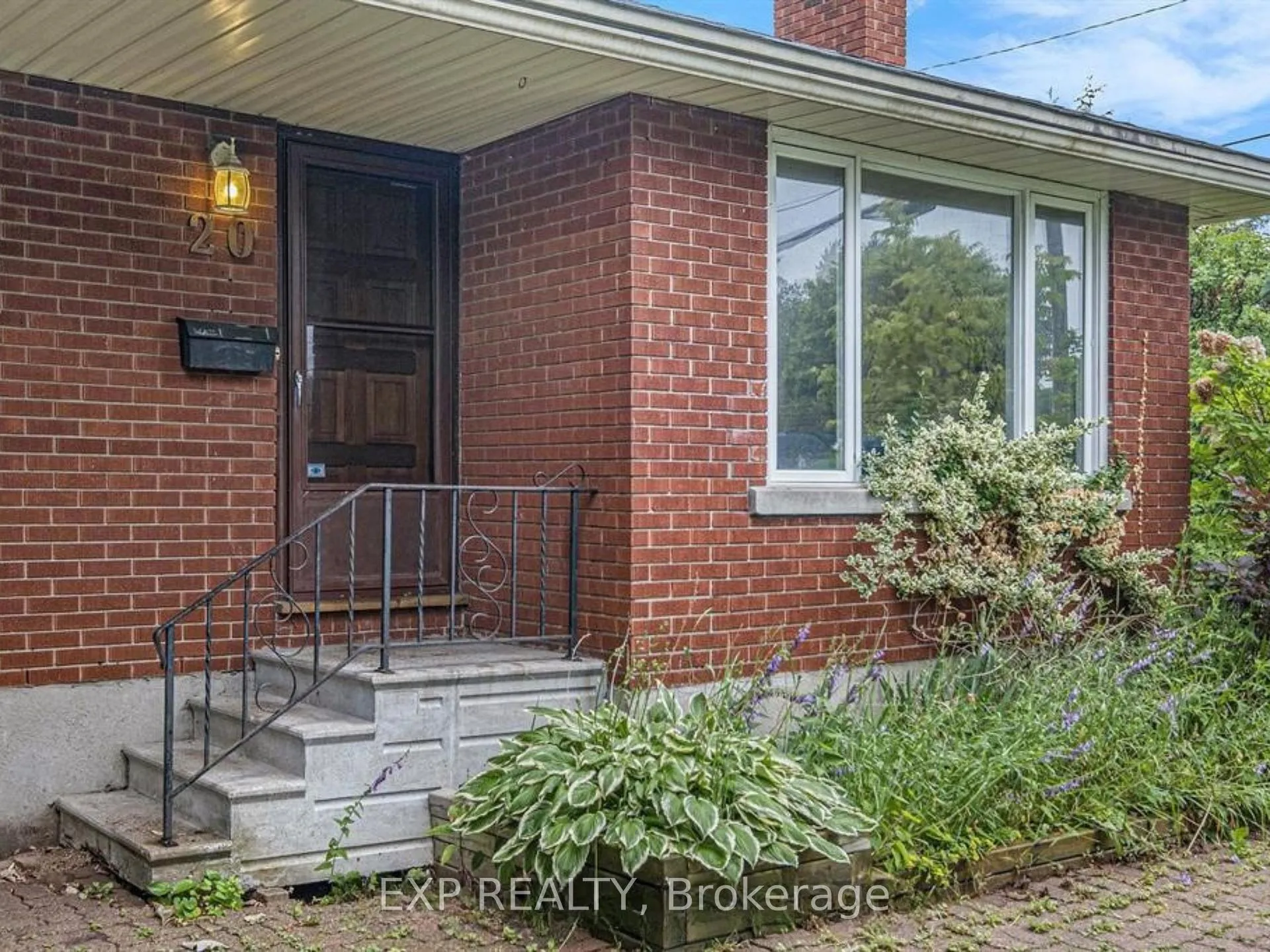 Photo 2 of Unit Unit A, 20 Newhaven Street, Ottawa, Manordale — HOMEH