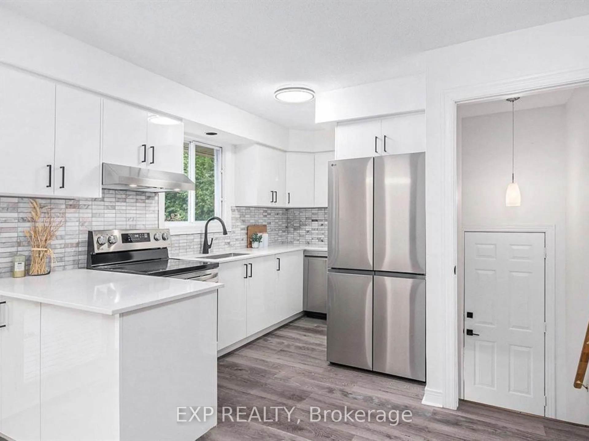 Photo 8 of Unit Unit A, 20 Newhaven Street, Ottawa, Manordale — HOMEH