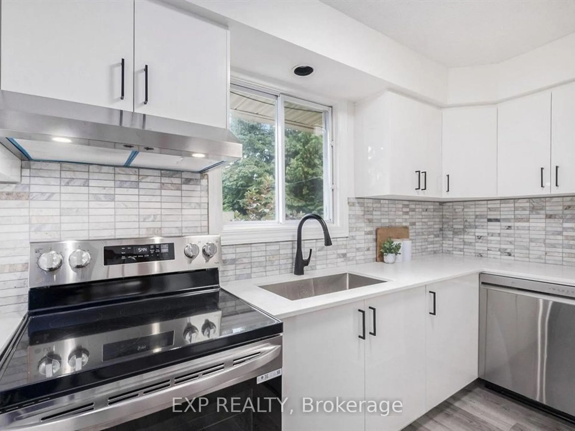 Photo 9 of Unit Unit A, 20 Newhaven Street, Ottawa, Manordale — HOMEH
