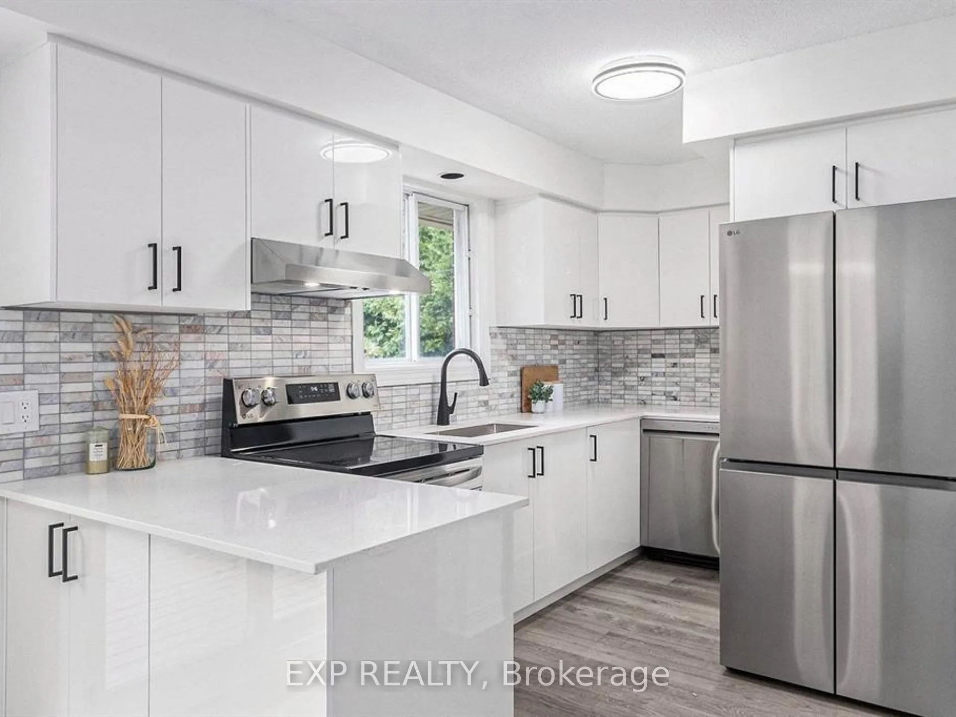 Photo 10 of Unit Unit A, 20 Newhaven Street, Ottawa, Manordale — HOMEH
