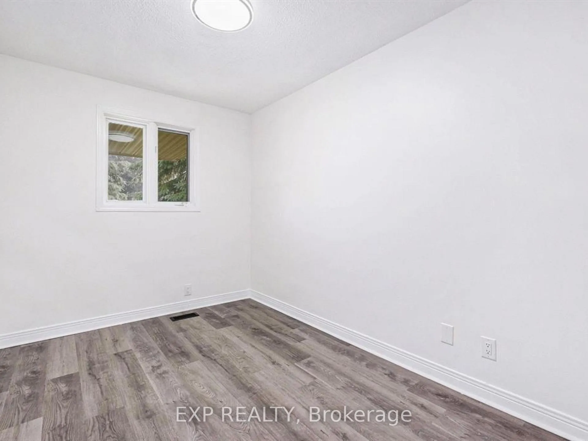 Photo 18 of Unit Unit A, 20 Newhaven Street, Ottawa, Manordale — HOMEH
