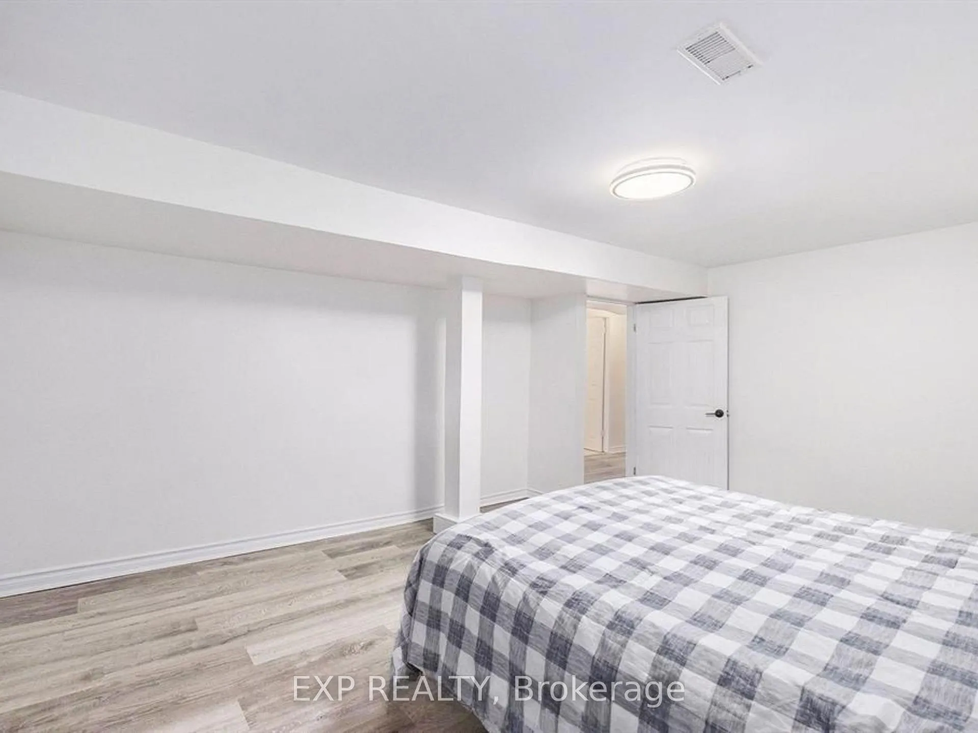 Photo 24 of Unit Unit A, 20 Newhaven Street, Ottawa, Manordale — HOMEH