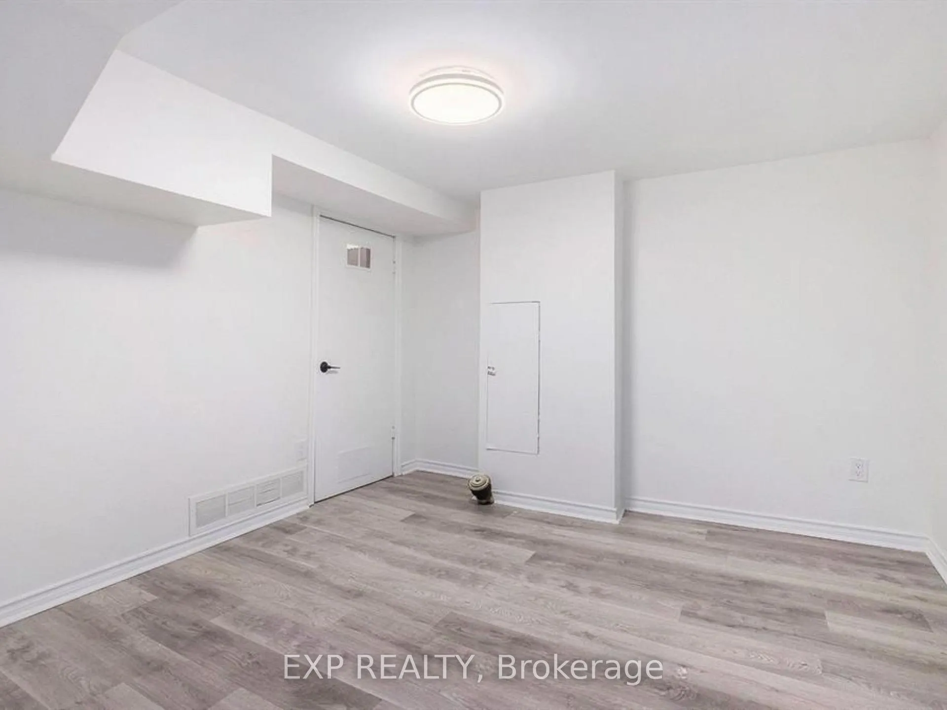 Photo 25 of Unit Unit A, 20 Newhaven Street, Ottawa, Manordale — HOMEH
