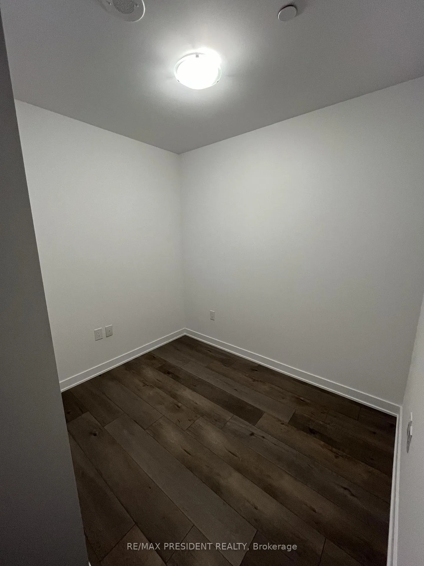 Photo 4 of Unit 921, 60 Honeycrisp Crescent, Vaughan, Vaughan Corporate Centre — HOMEH
