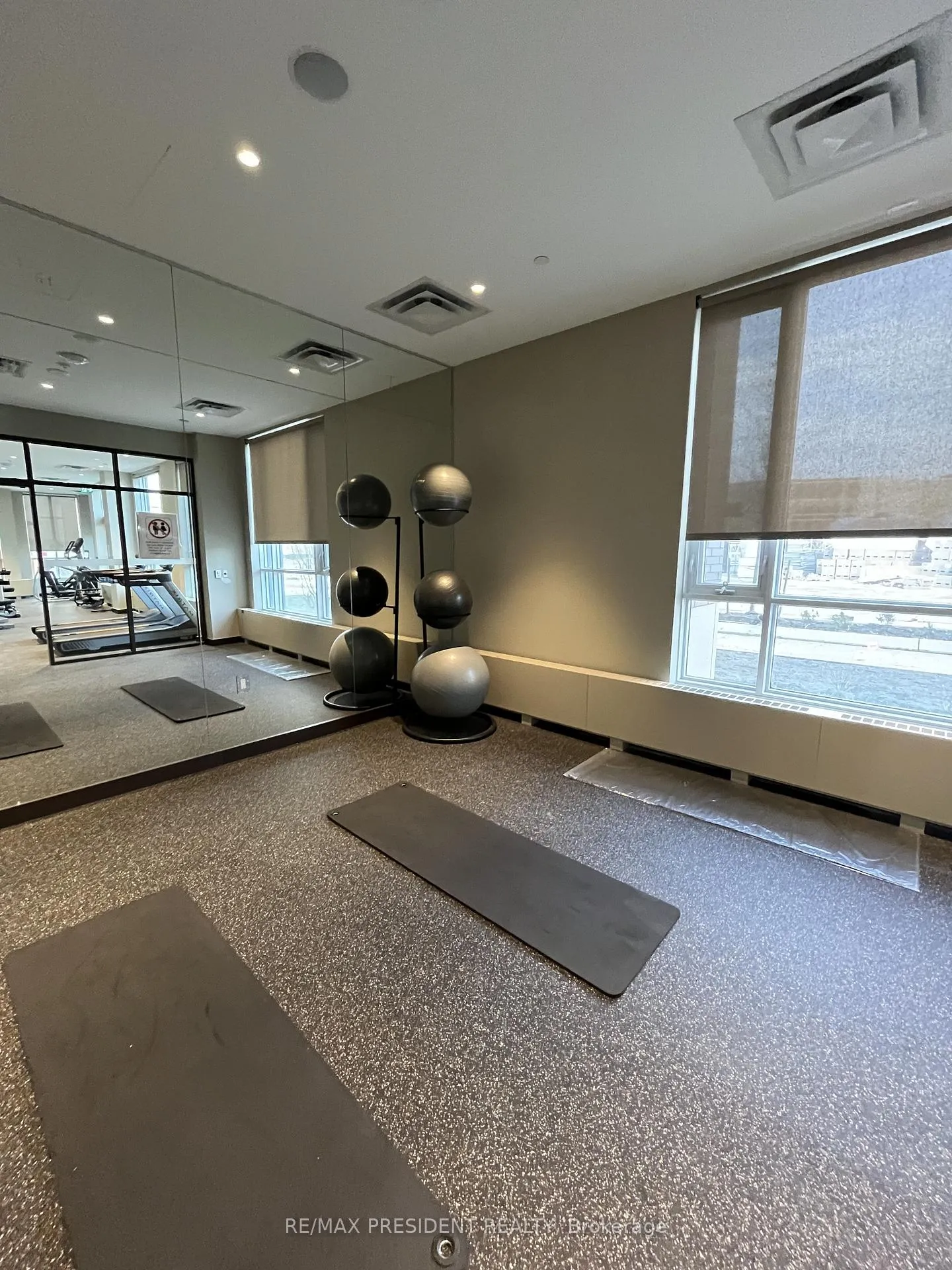 Photo 7 of Unit 921, 60 Honeycrisp Crescent, Vaughan, Vaughan Corporate Centre — HOMEH