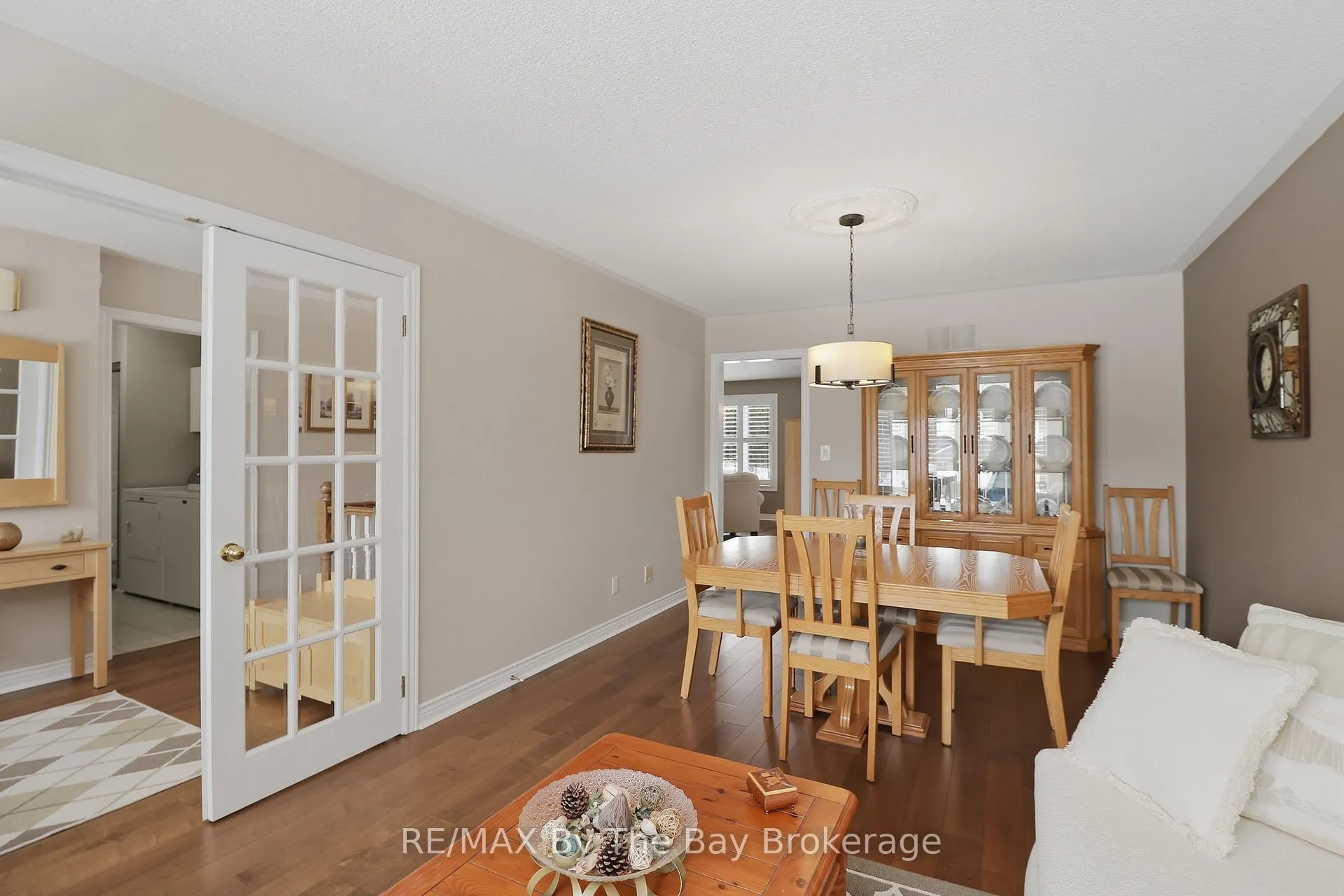 Photo 6 of 22 Britton Court, Wasaga Beach — HOMEH