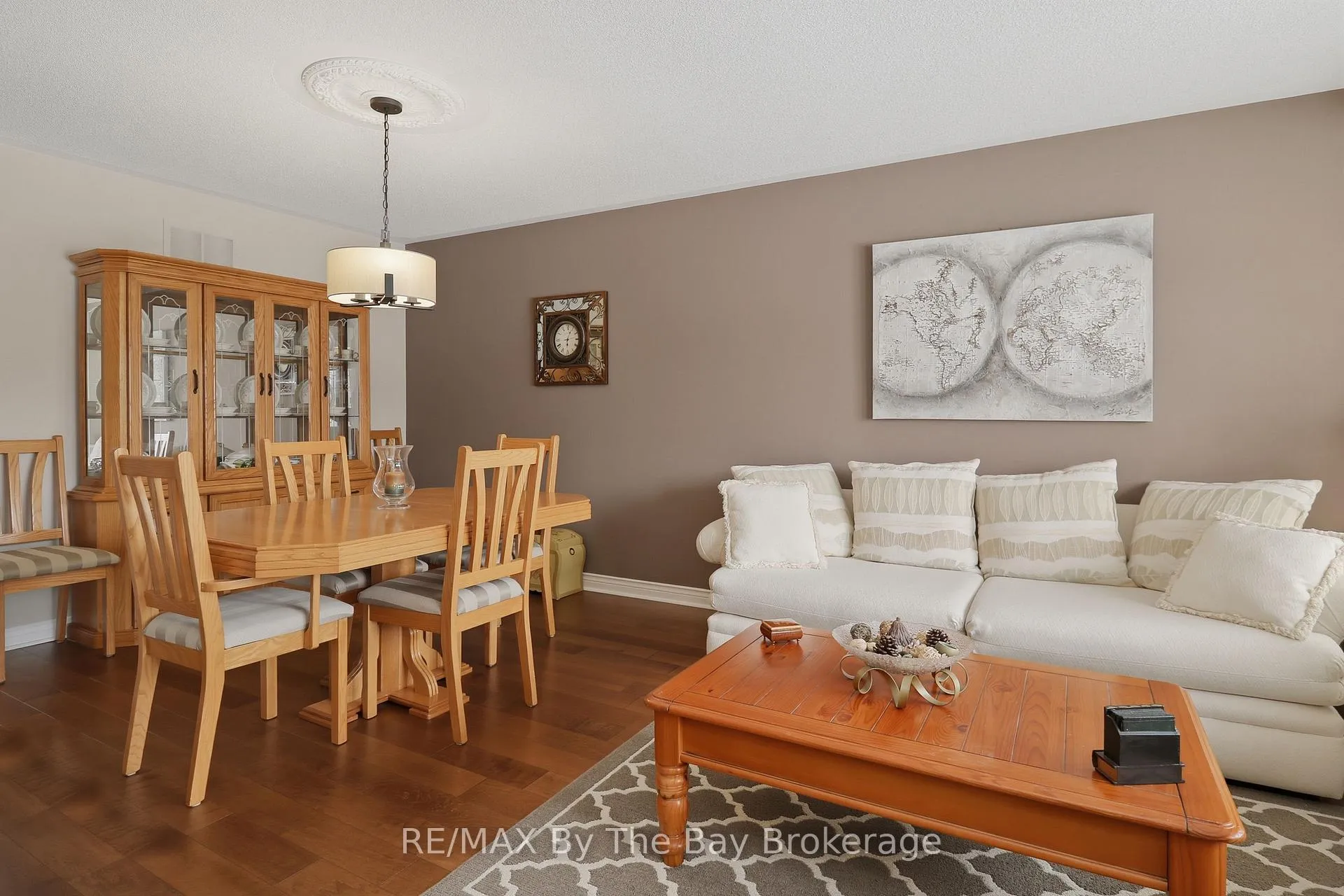 Photo 11 of 22 Britton Court, Wasaga Beach — HOMEH