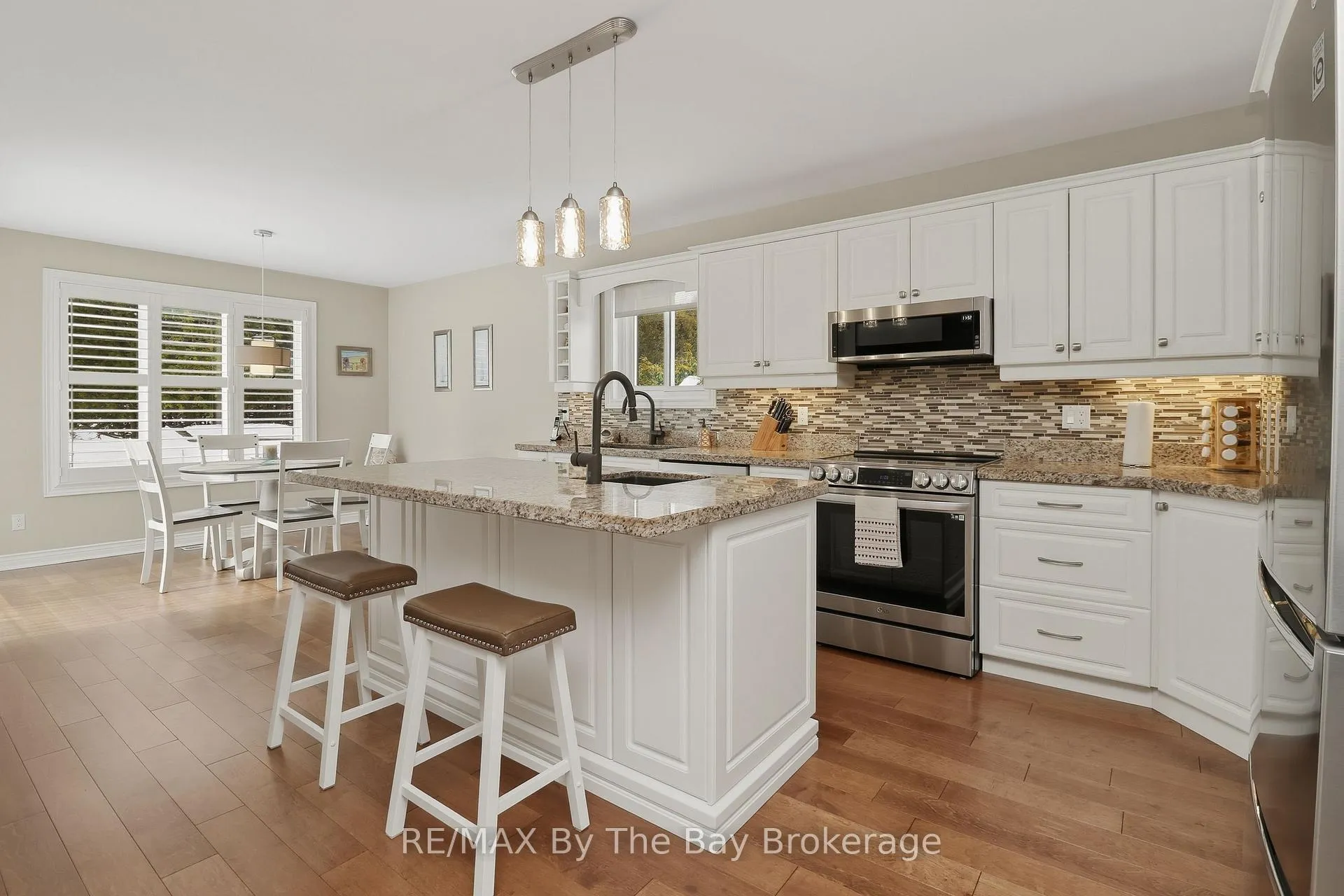 Photo 21 of 22 Britton Court, Wasaga Beach — HOMEH