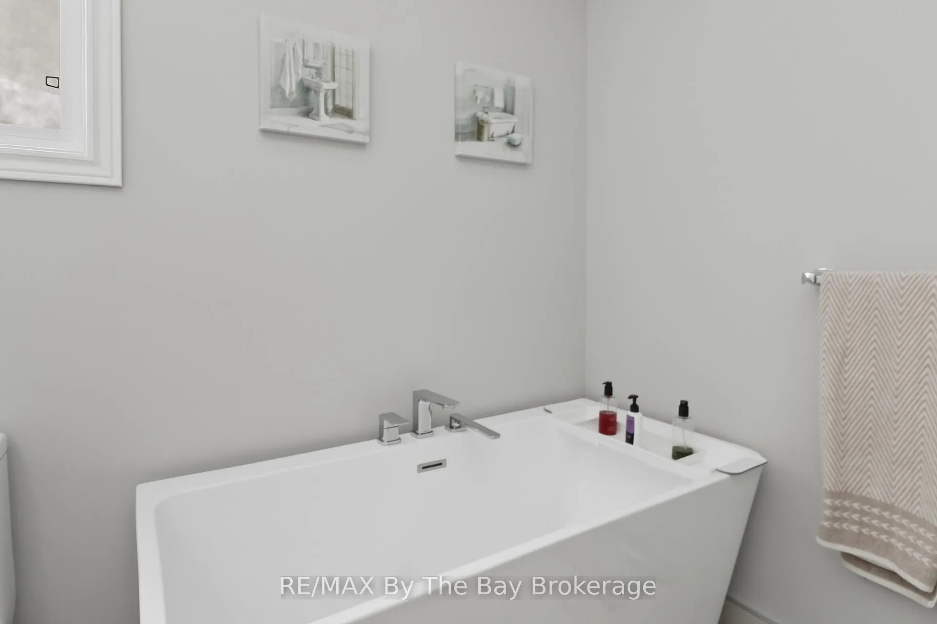 Photo 25 of 22 Britton Court, Wasaga Beach — HOMEH