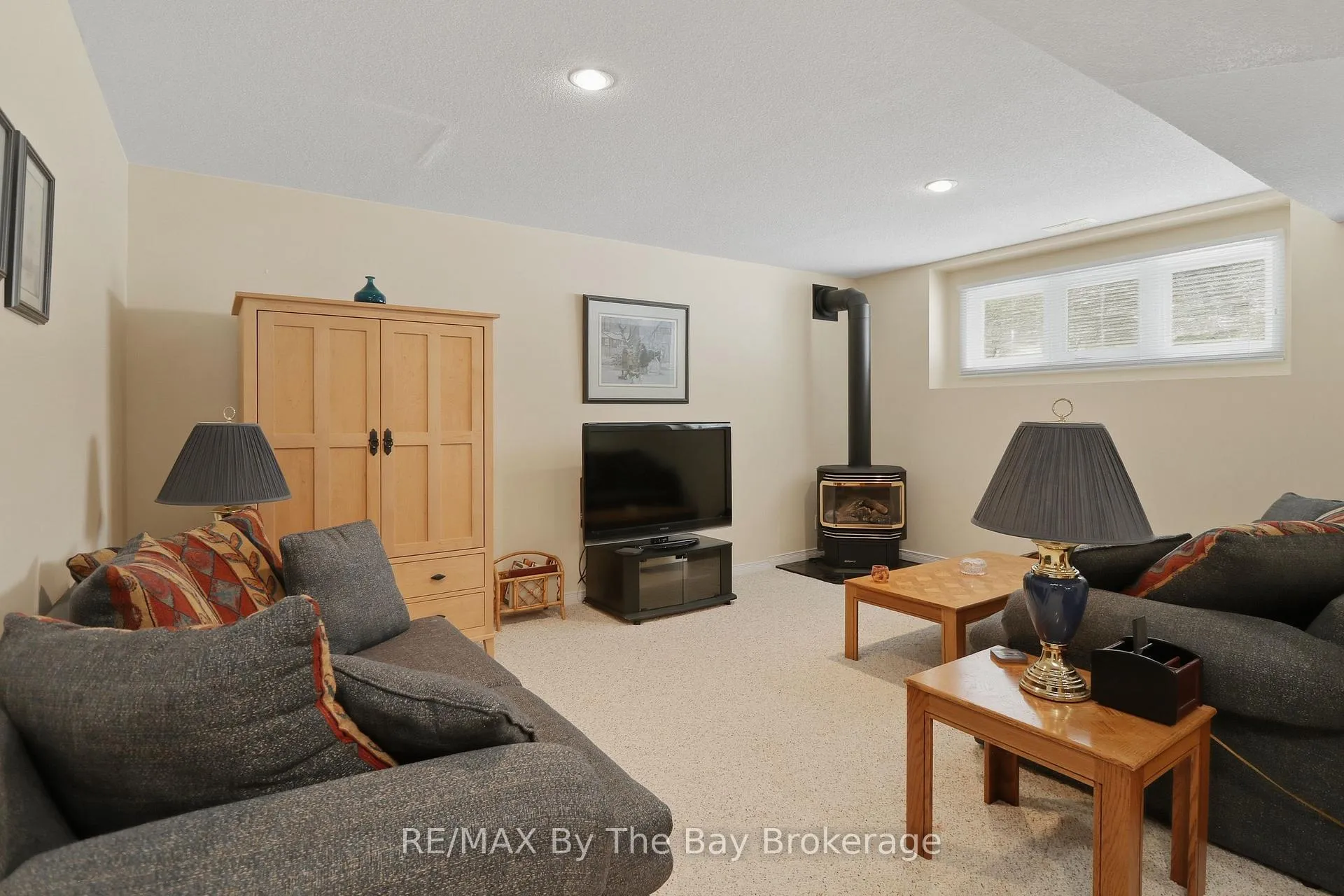 Photo 37 of 22 Britton Court, Wasaga Beach — HOMEH