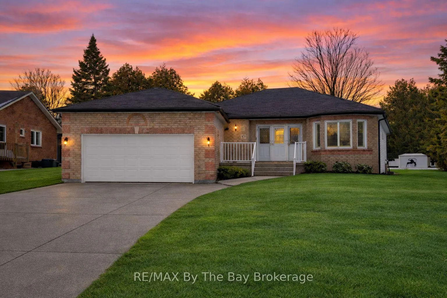 Photo 1 of 22 Britton Court, Wasaga Beach — HOMEH