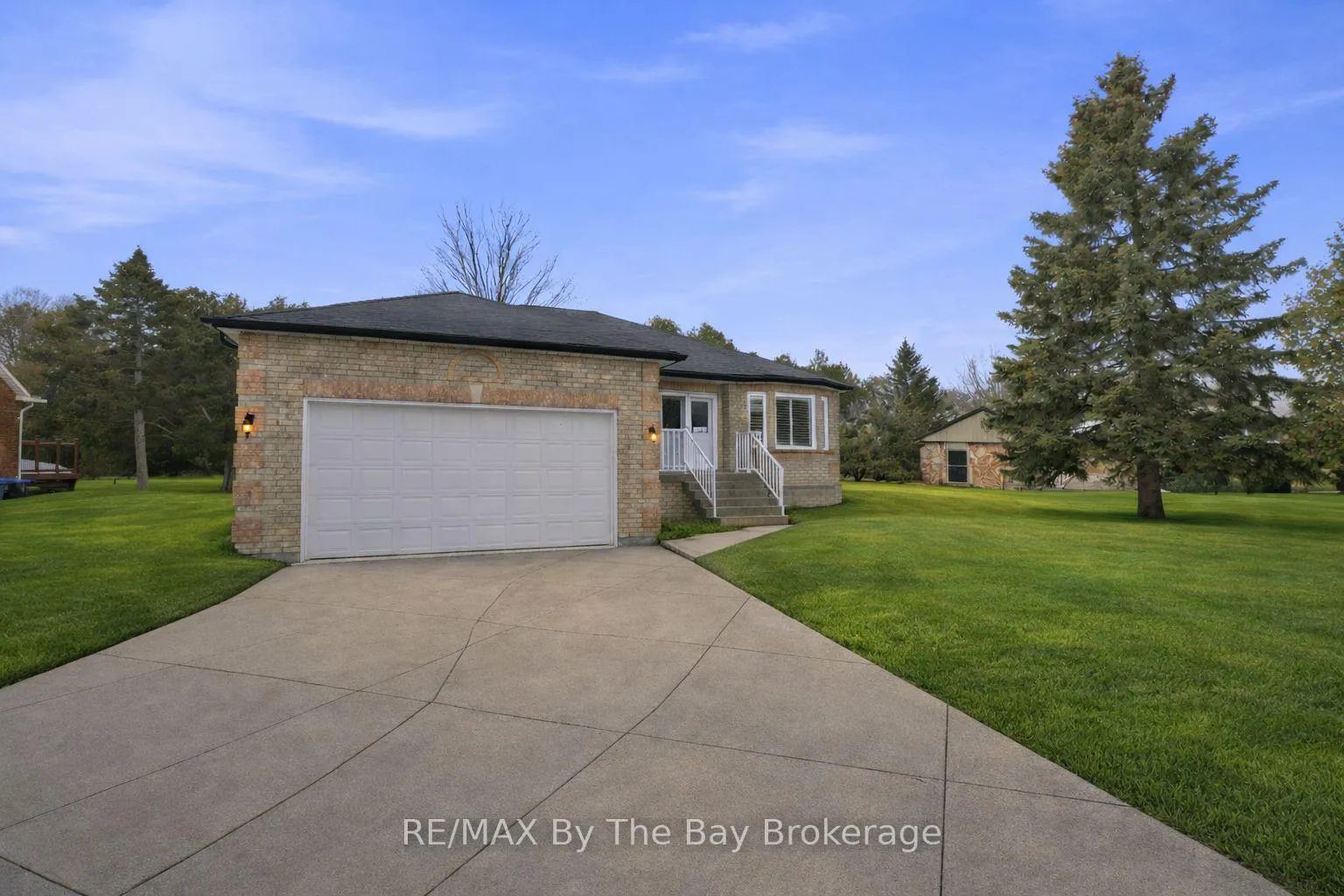 Photo 48 of 22 Britton Court, Wasaga Beach — HOMEH