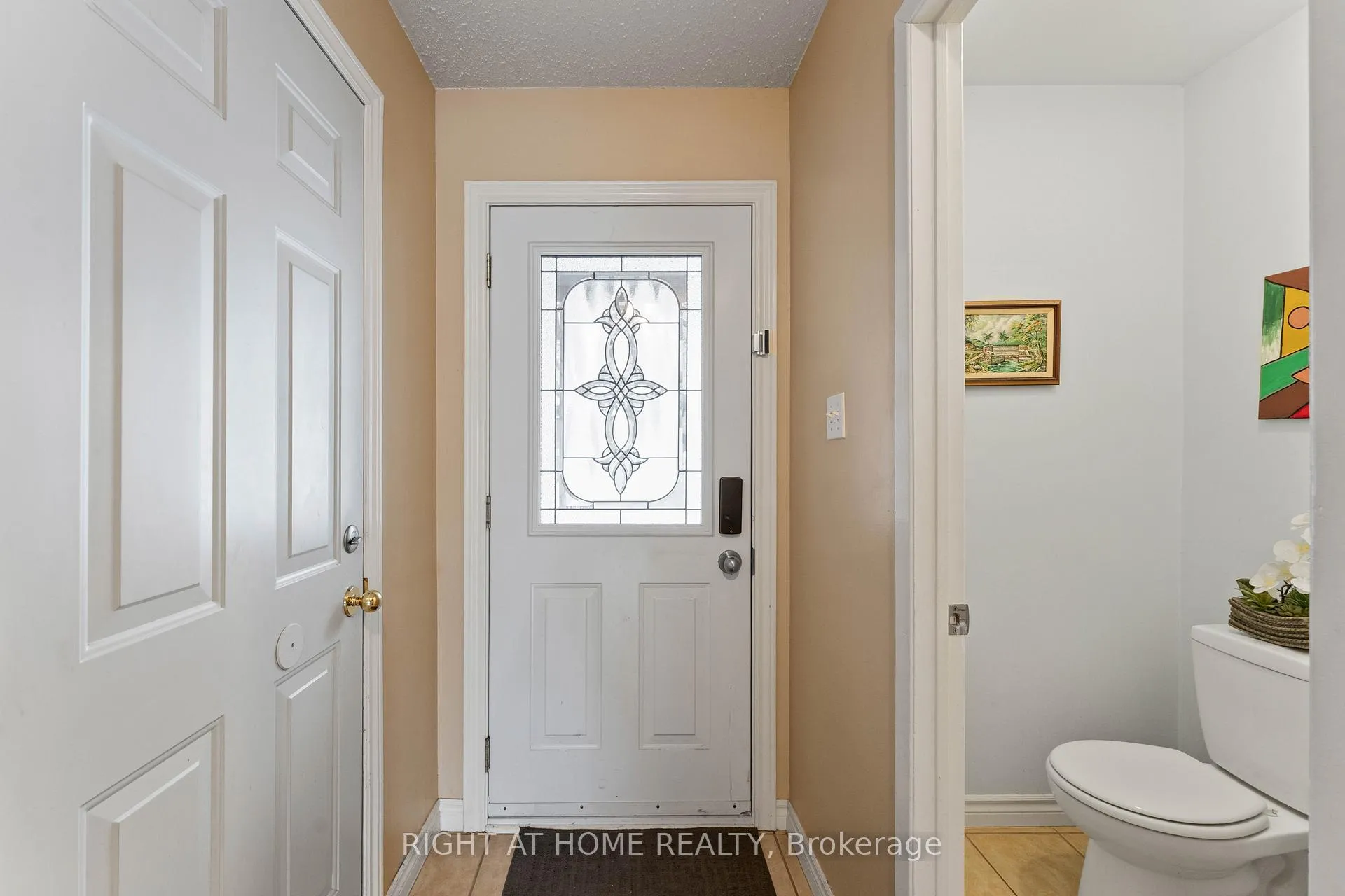 Photo 3 of Unit 37, 52 Adelaide Street, Barrie, Allandale — HOMEH