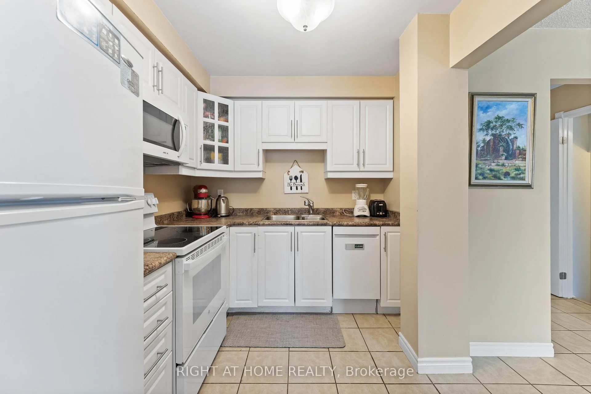 Photo 9 of Unit 37, 52 Adelaide Street, Barrie, Allandale — HOMEH