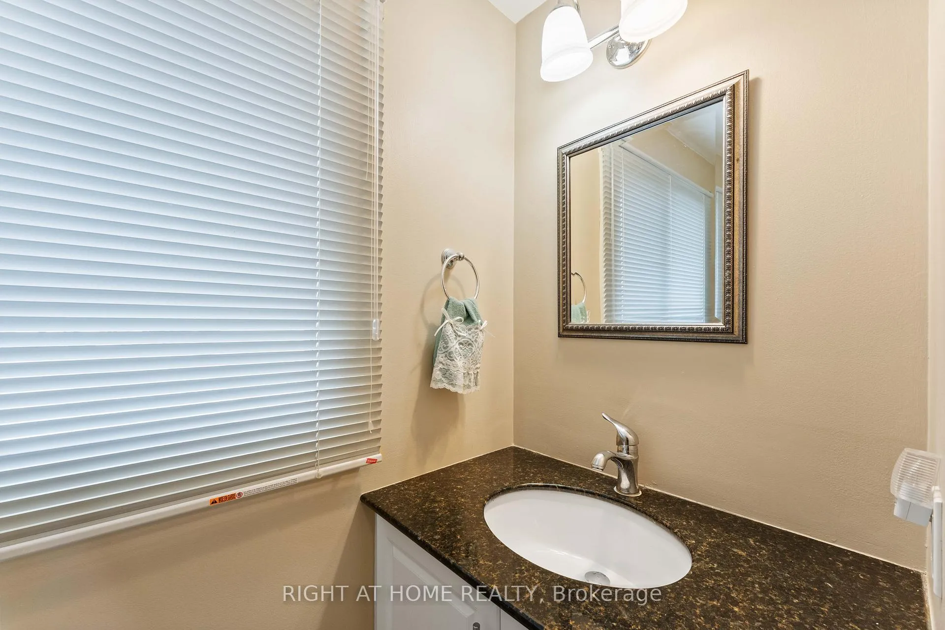 Photo 15 of Unit 37, 52 Adelaide Street, Barrie, Allandale — HOMEH
