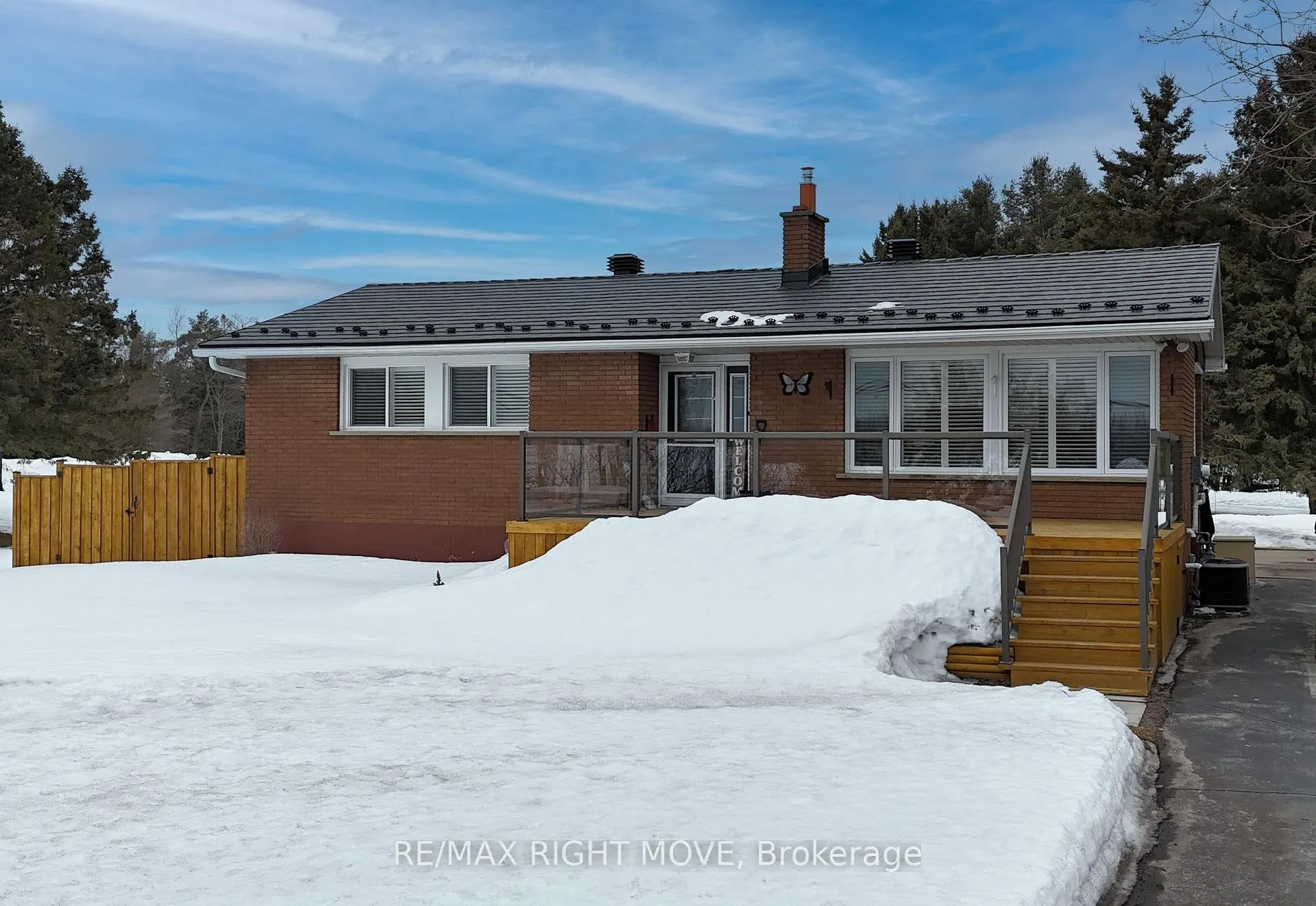 Photo 1 of 116 Mill Street E, Springwater, Hillsdale — HOMEH