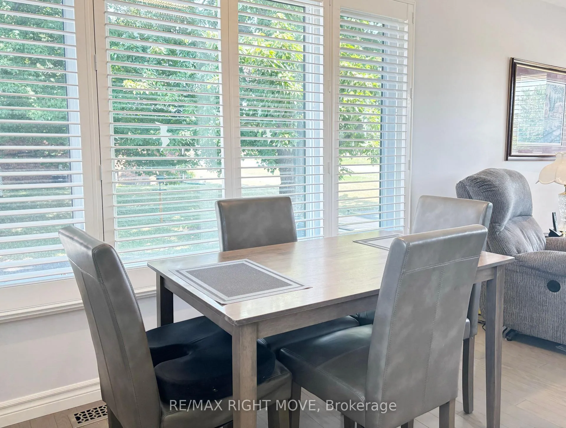 Photo 7 of 116 Mill Street E, Springwater, Hillsdale — HOMEH