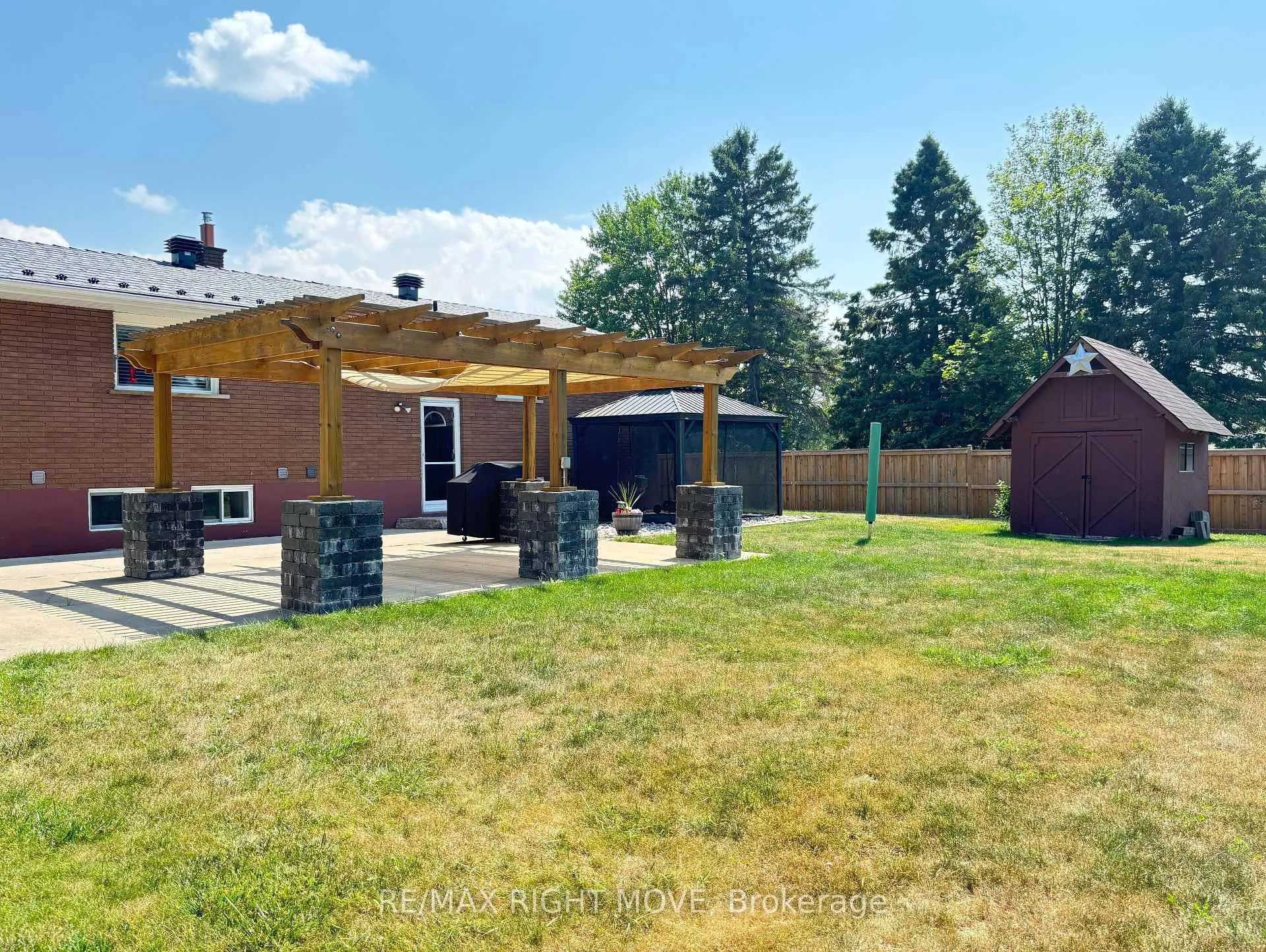 Photo 25 of 116 Mill Street E, Springwater, Hillsdale — HOMEH