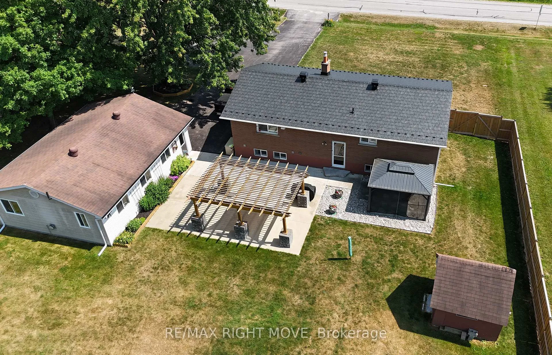 Photo 27 of 116 Mill Street E, Springwater, Hillsdale — HOMEH