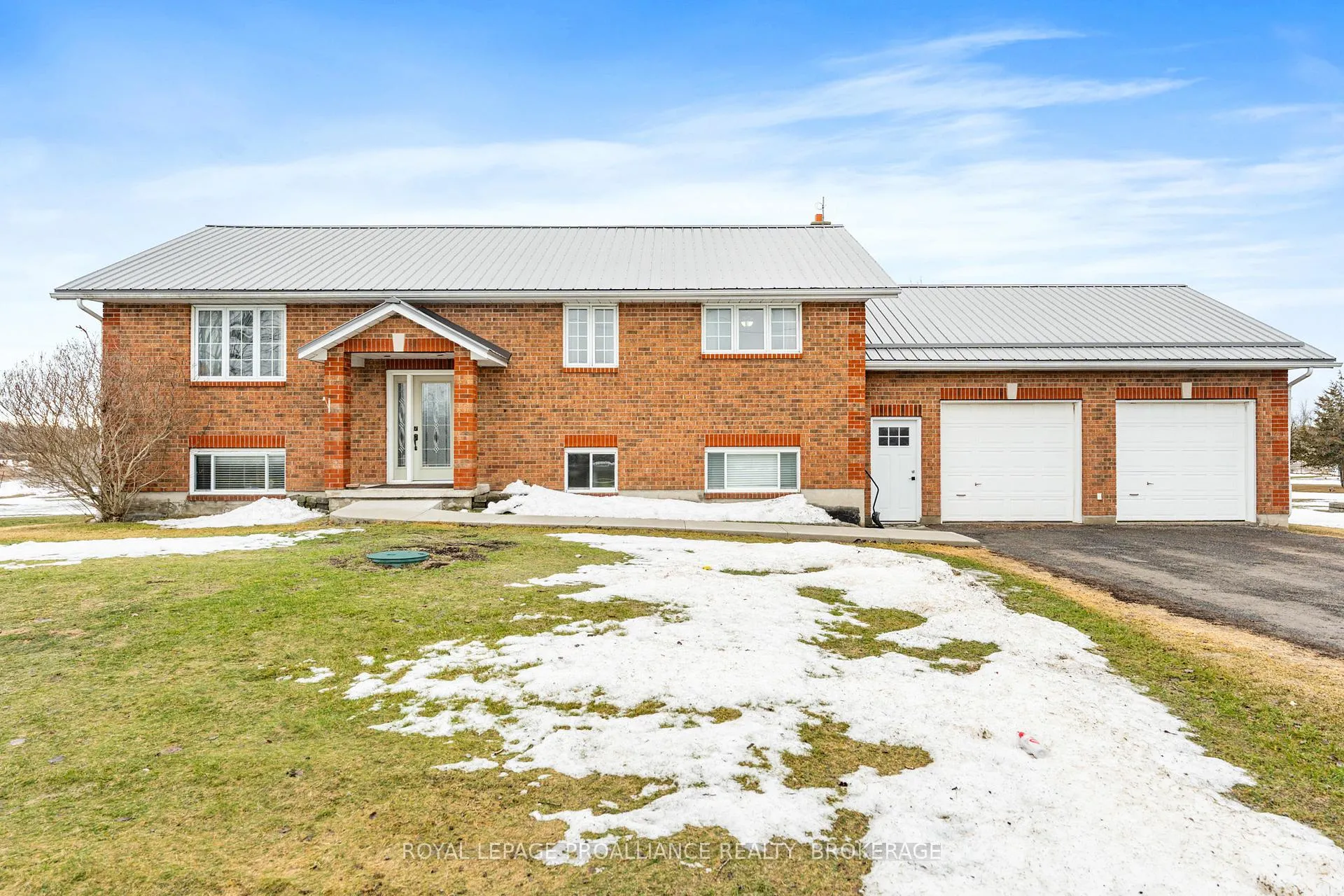 Photo 1 of 682 Caton Road, Loyalist, Lennox and Addington - South — HOMEH