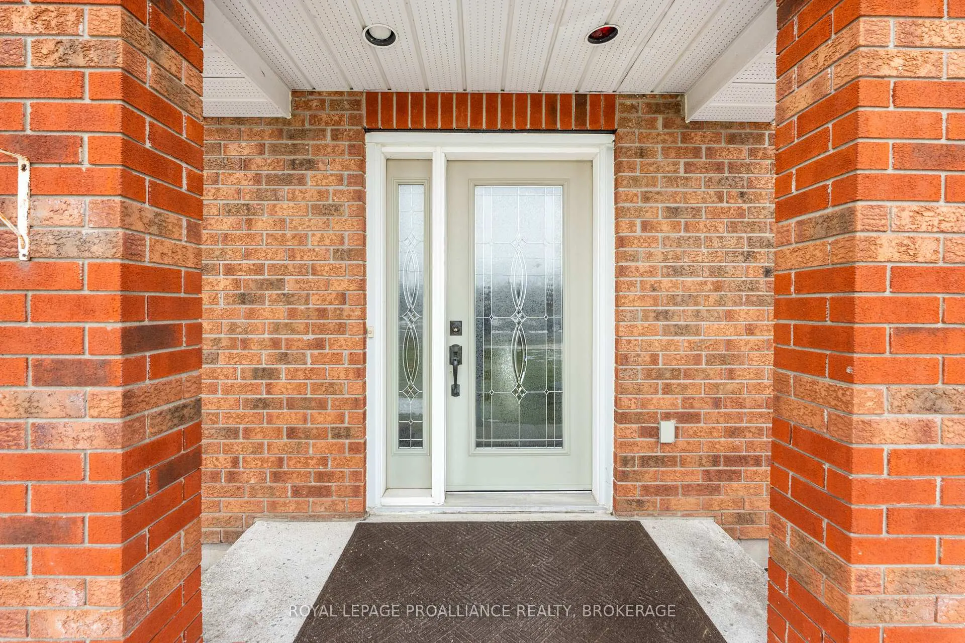 Photo 4 of 682 Caton Road, Loyalist, Lennox and Addington - South — HOMEH