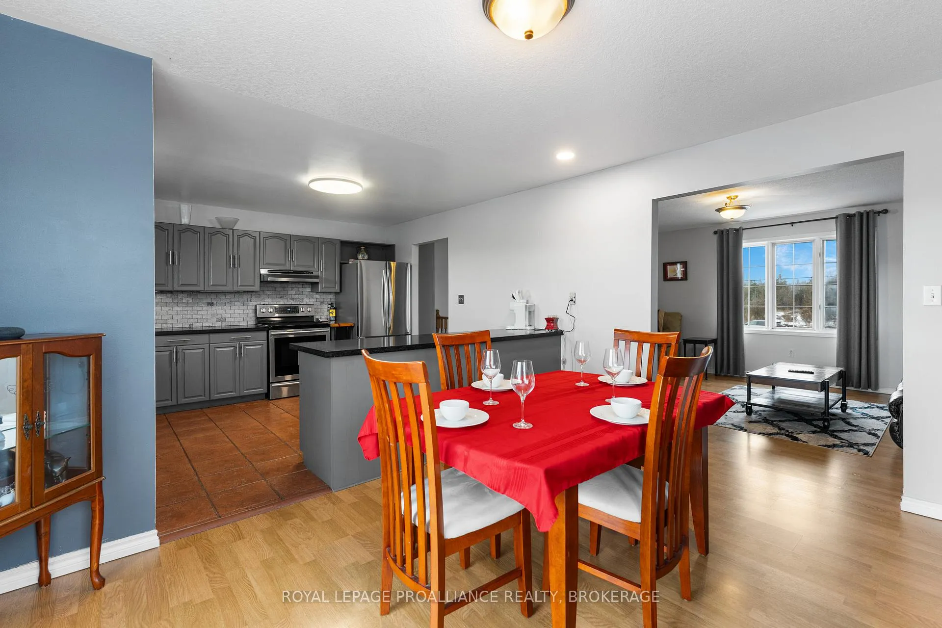 Photo 11 of 682 Caton Road, Loyalist, Lennox and Addington - South — HOMEH