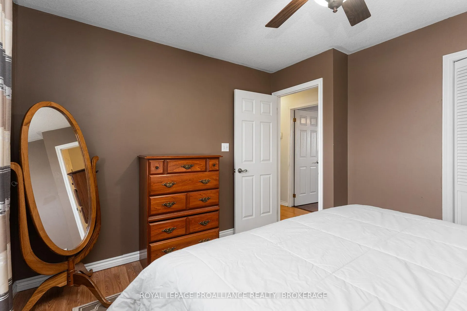 Photo 22 of 682 Caton Road, Loyalist, Lennox and Addington - South — HOMEH
