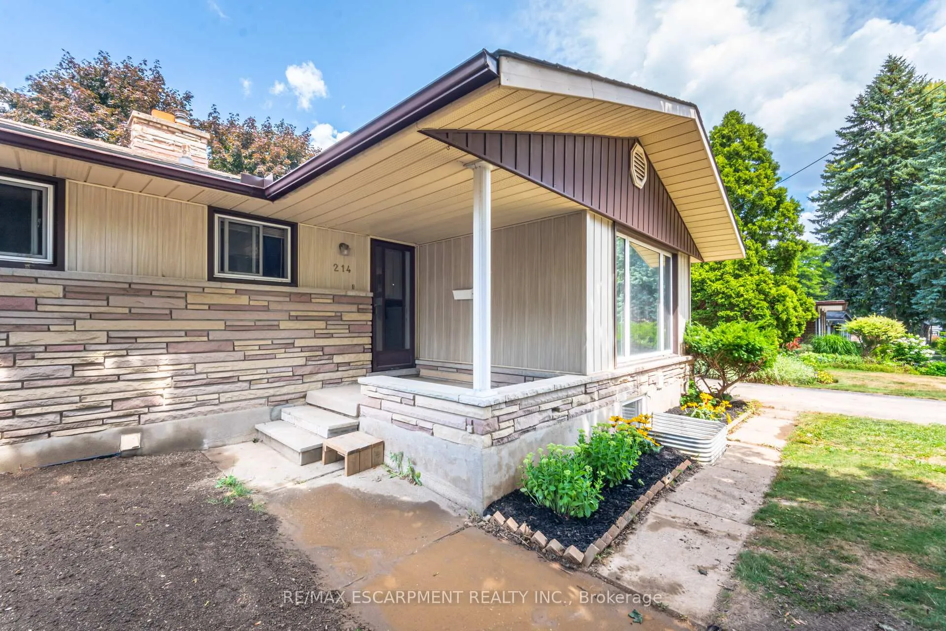 Photo 1 of Unit Upper, 214 Forest Hill Drive, Kitchener — HOMEH