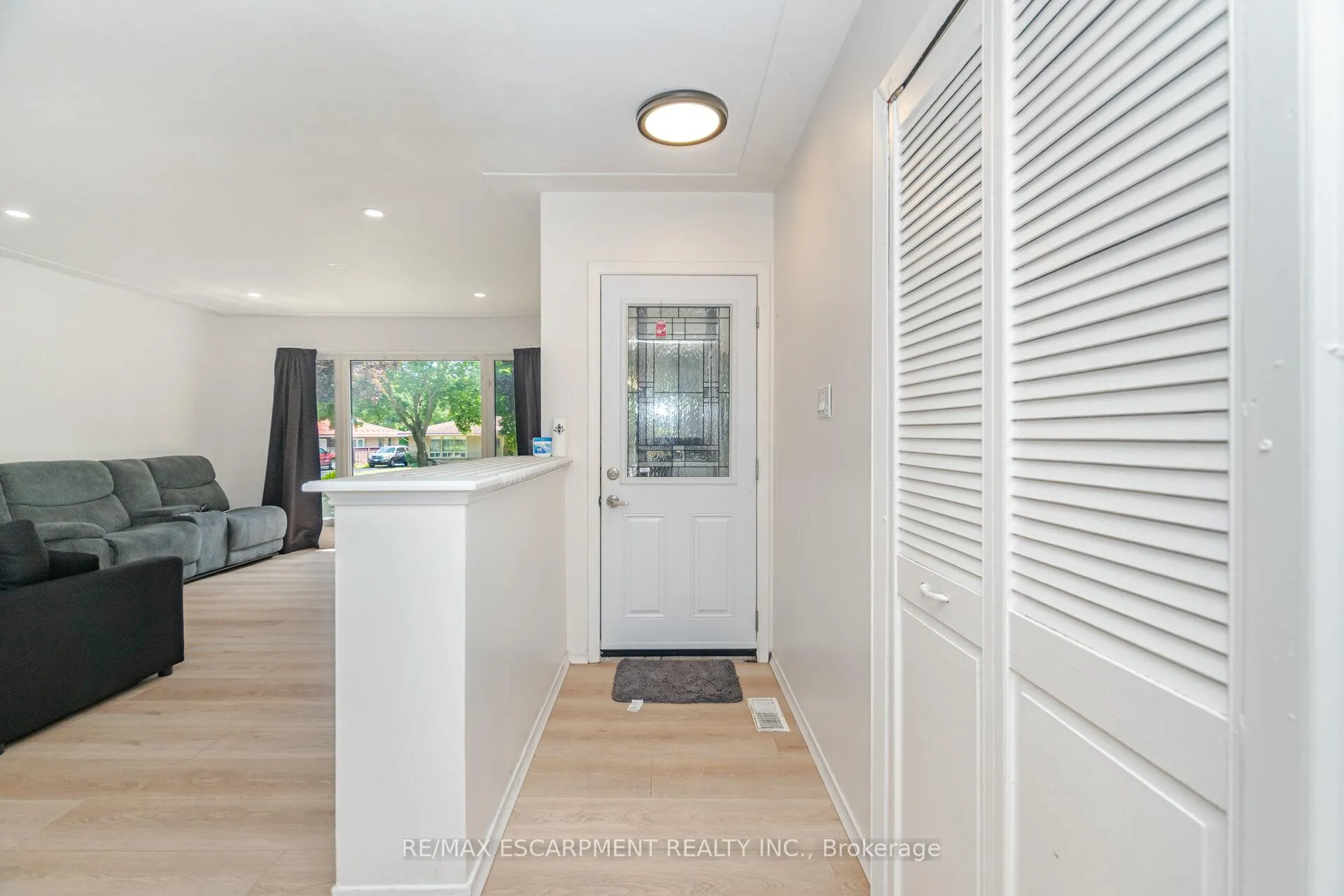 Photo 4 of Unit Upper, 214 Forest Hill Drive, Kitchener — HOMEH