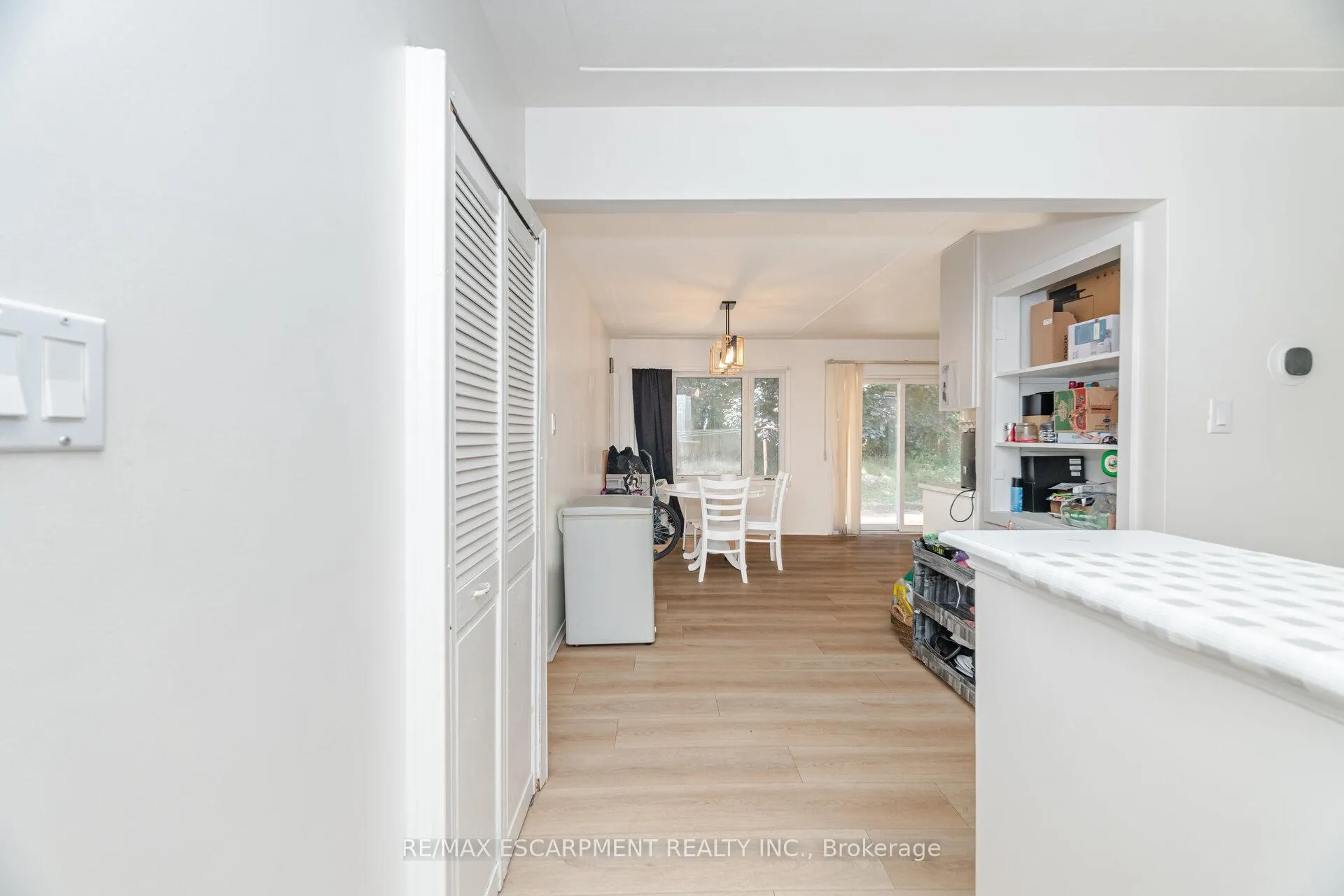 Photo 5 of Unit Upper, 214 Forest Hill Drive, Kitchener — HOMEH