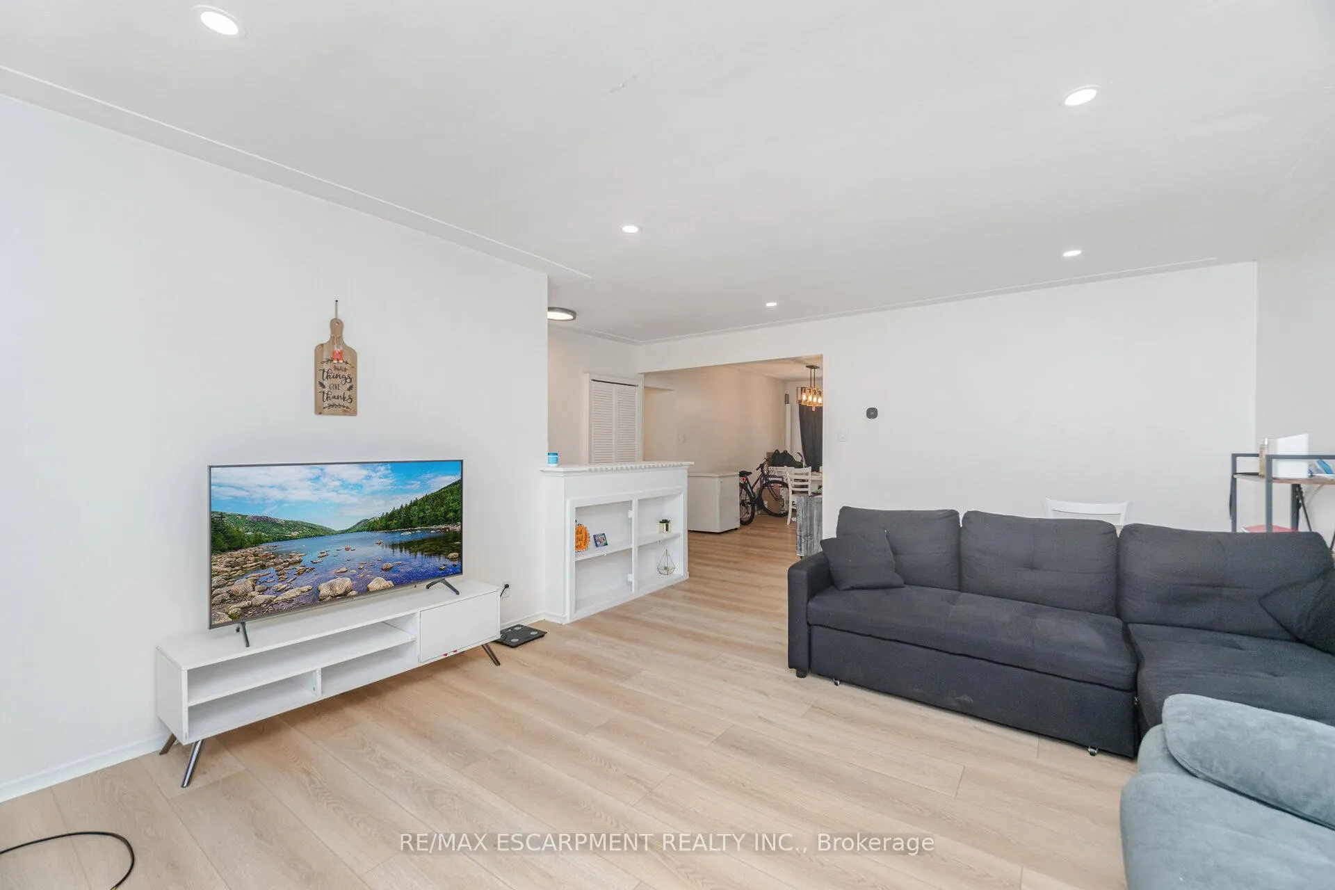 Photo 7 of Unit Upper, 214 Forest Hill Drive, Kitchener — HOMEH