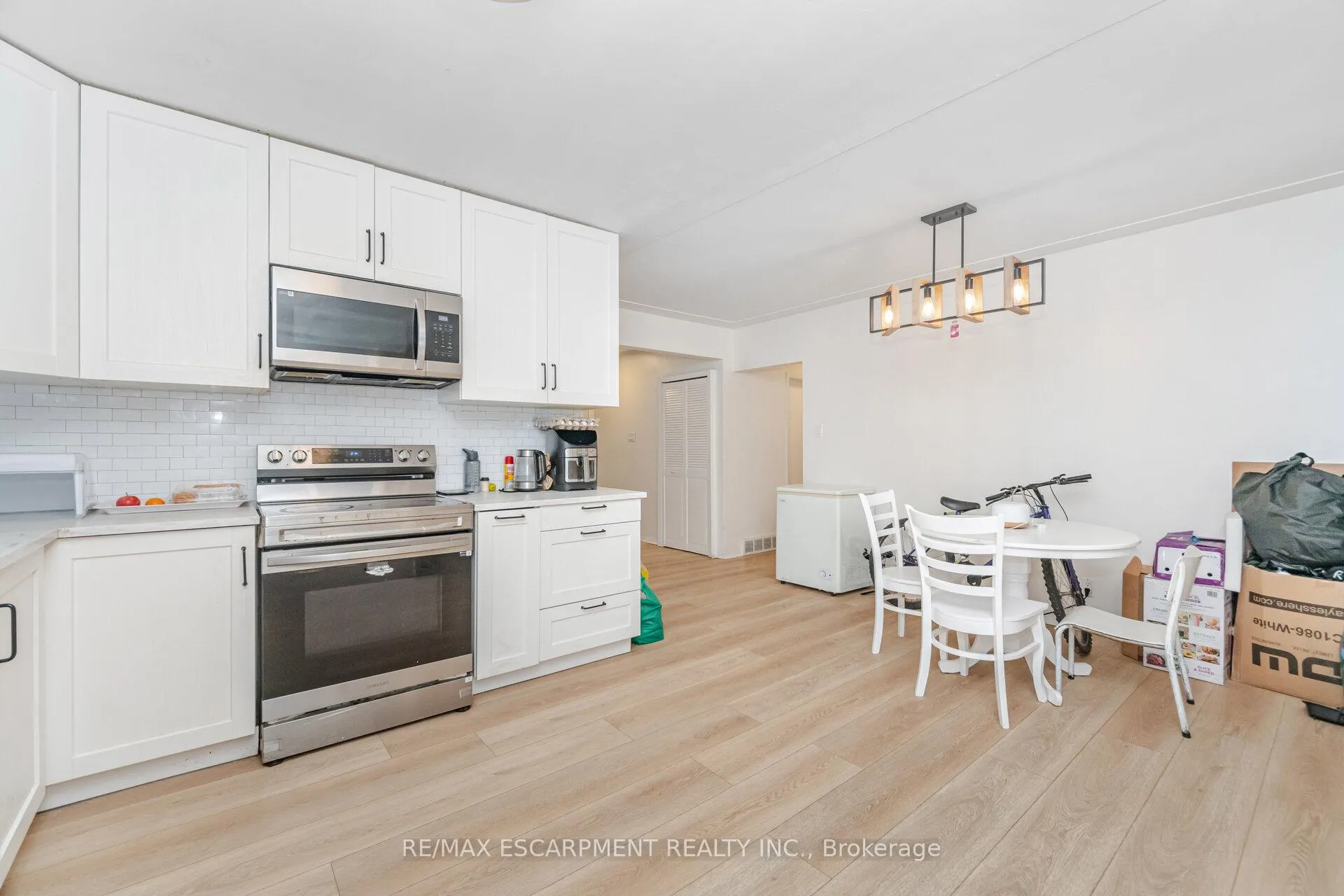 Photo 12 of Unit Upper, 214 Forest Hill Drive, Kitchener — HOMEH