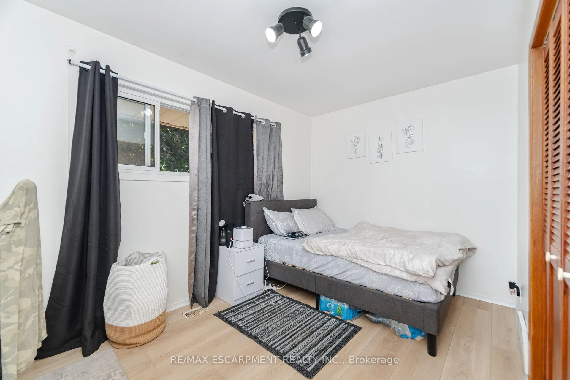 Photo 13 of Unit Upper, 214 Forest Hill Drive, Kitchener — HOMEH
