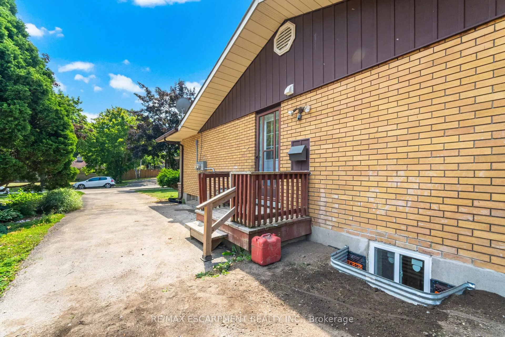 Photo 16 of Unit Upper, 214 Forest Hill Drive, Kitchener — HOMEH