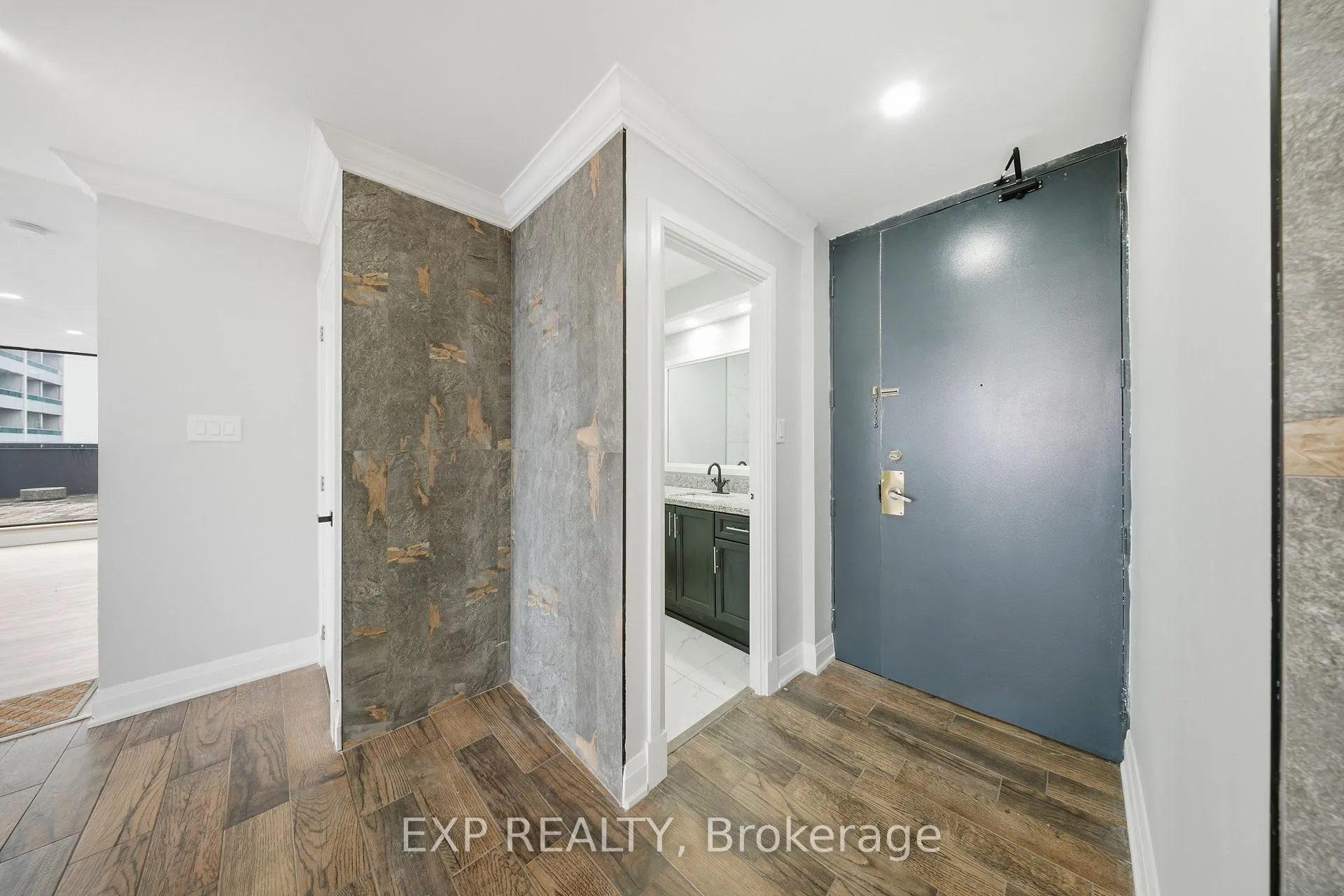 Photo 8 of Unit PH3, 222 Jackson Street, Hamilton, Durand — HOMEH