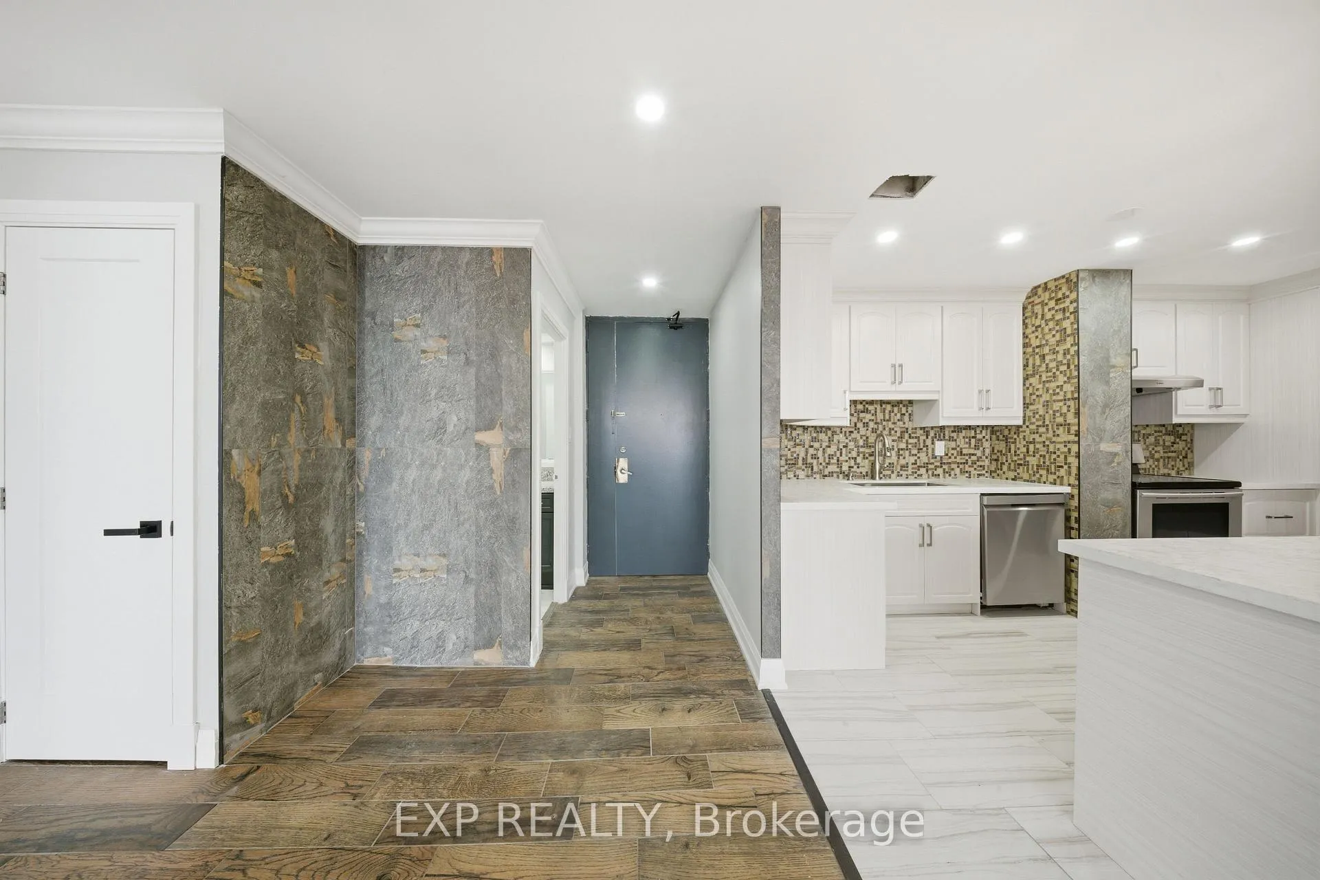 Photo 9 of Unit PH3, 222 Jackson Street, Hamilton, Durand — HOMEH