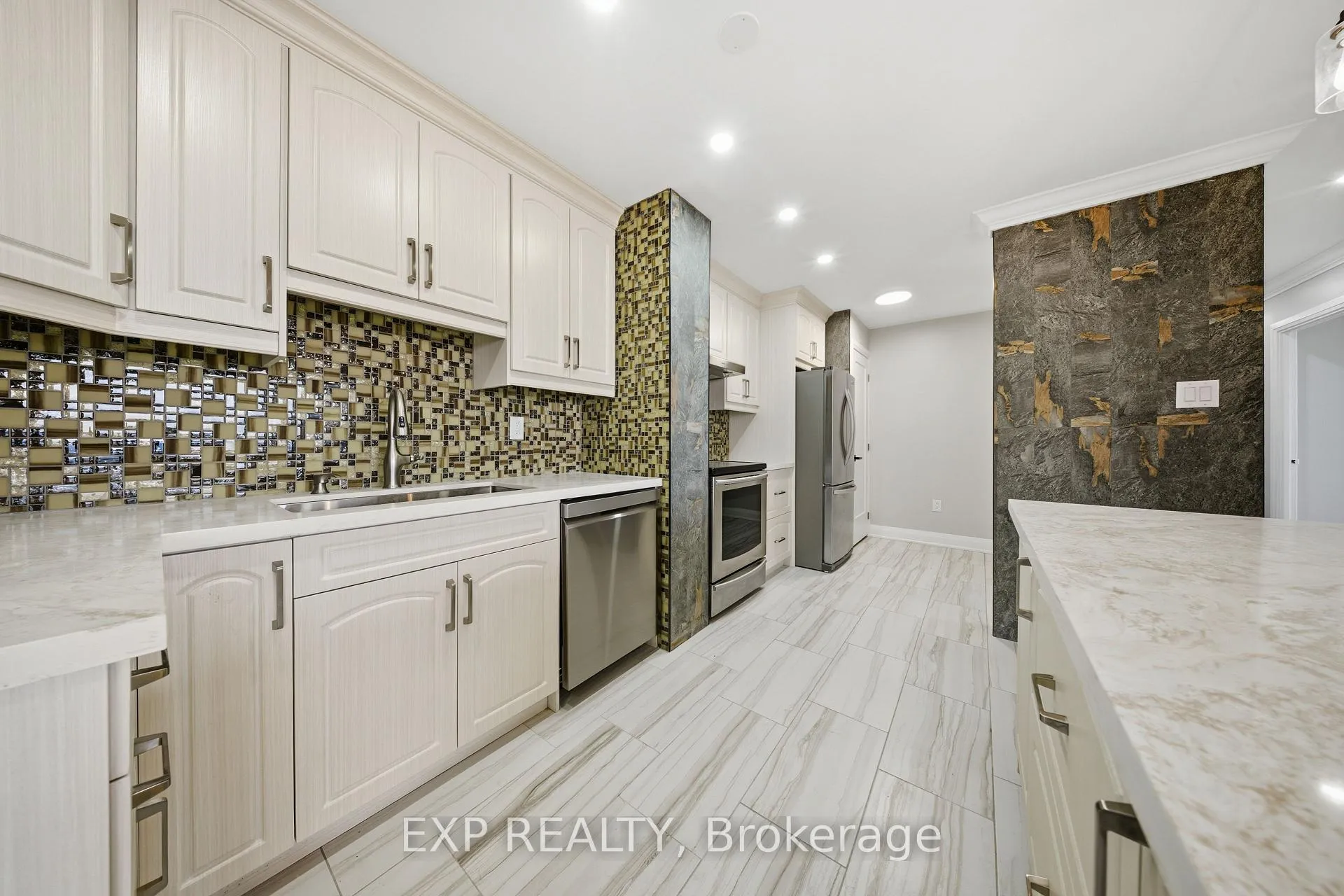 Photo 16 of Unit PH3, 222 Jackson Street, Hamilton, Durand — HOMEH