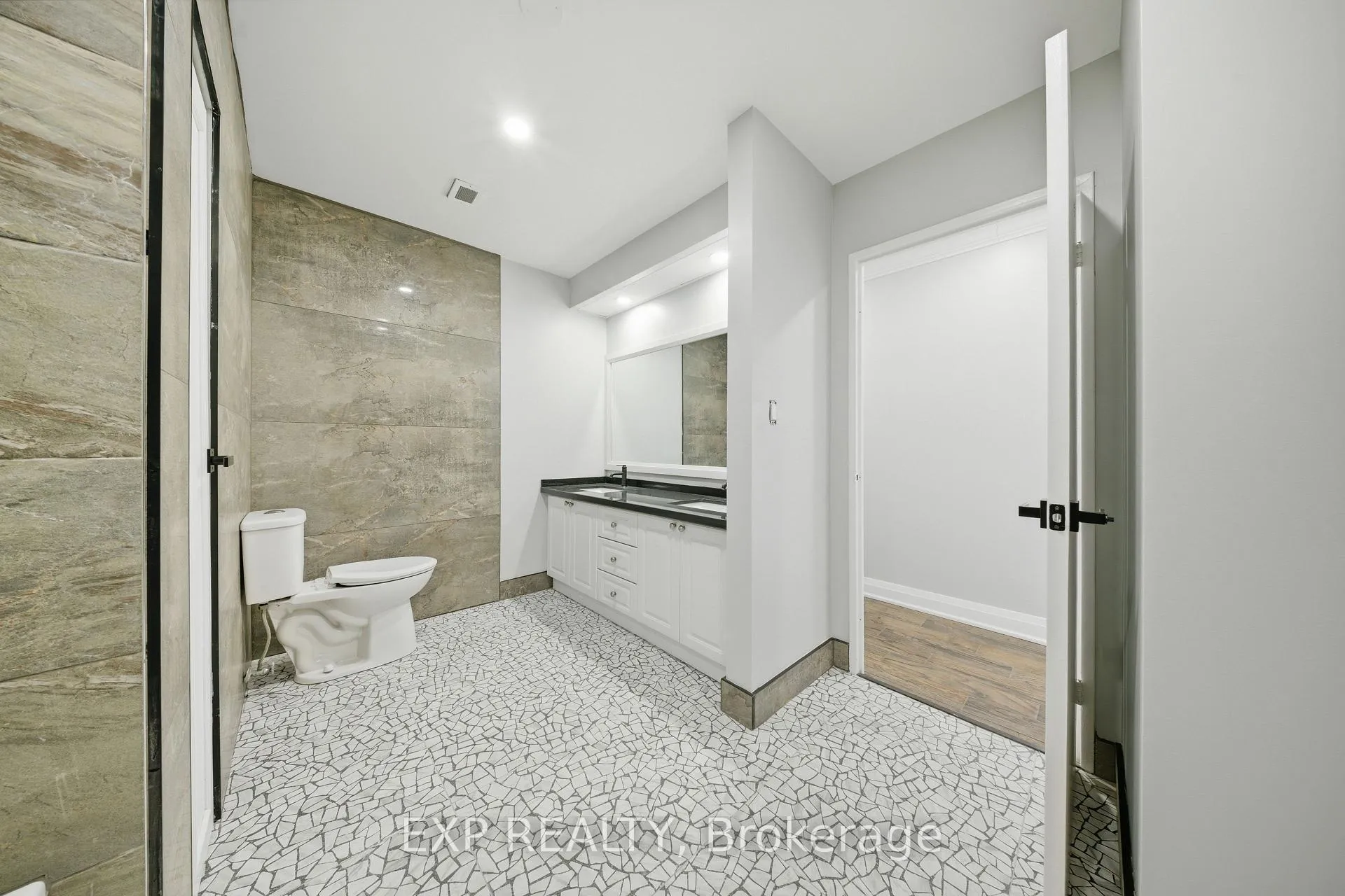 Photo 26 of Unit PH3, 222 Jackson Street, Hamilton, Durand — HOMEH