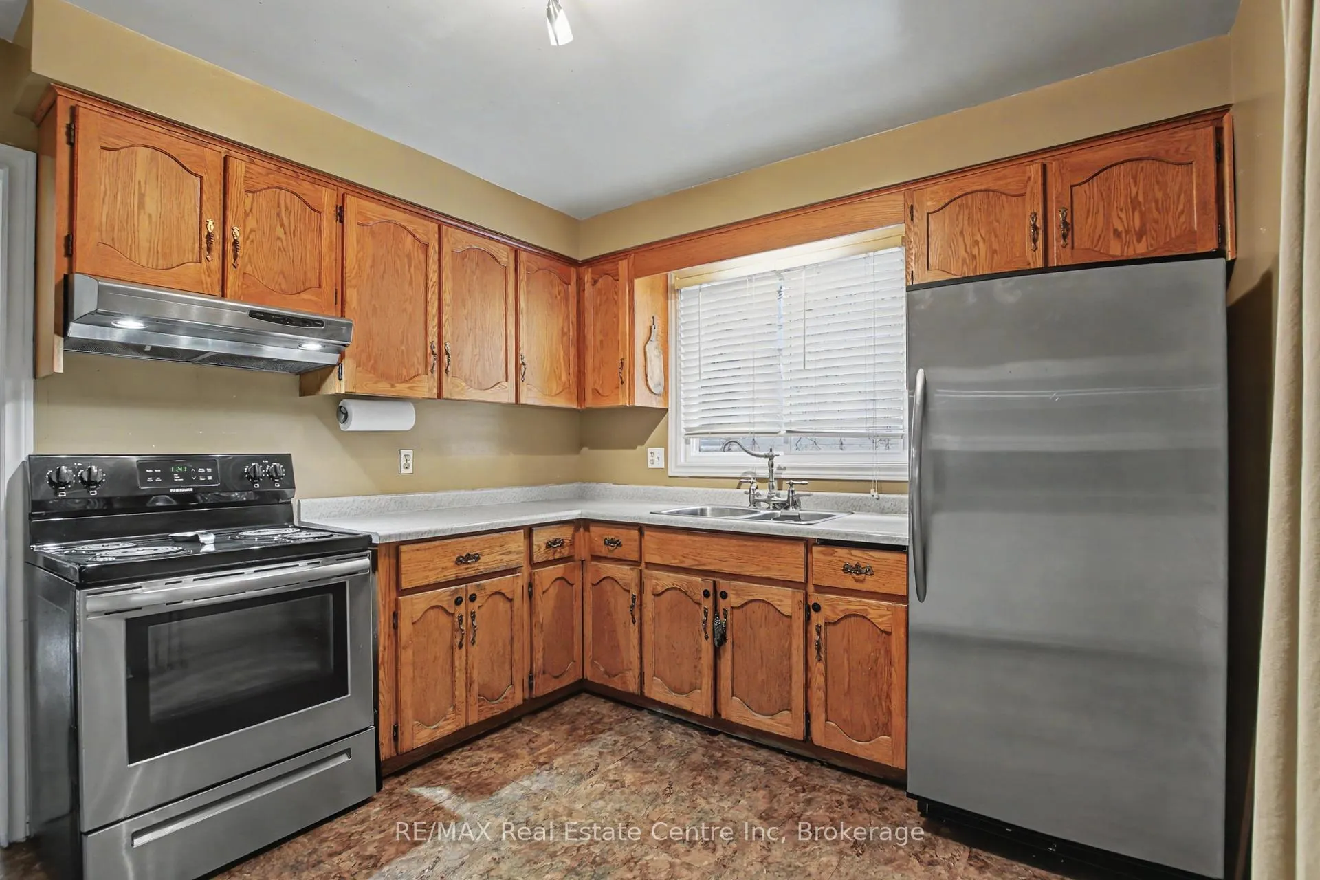 Photo 11 of 503 Whitelaw Road, Guelph, Willow West/Sugarbush/West Acres — HOMEH