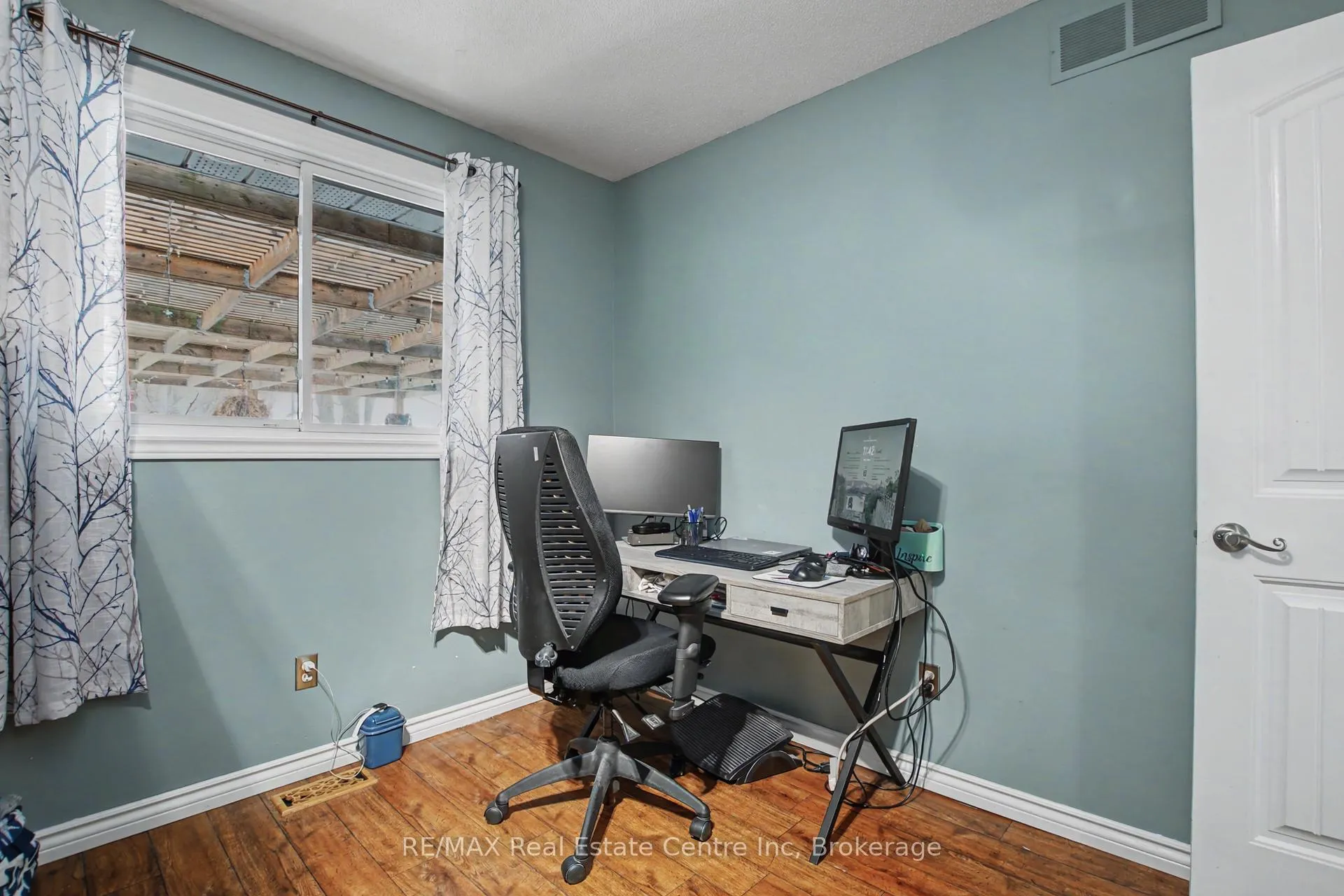 Photo 18 of 503 Whitelaw Road, Guelph, Willow West/Sugarbush/West Acres — HOMEH
