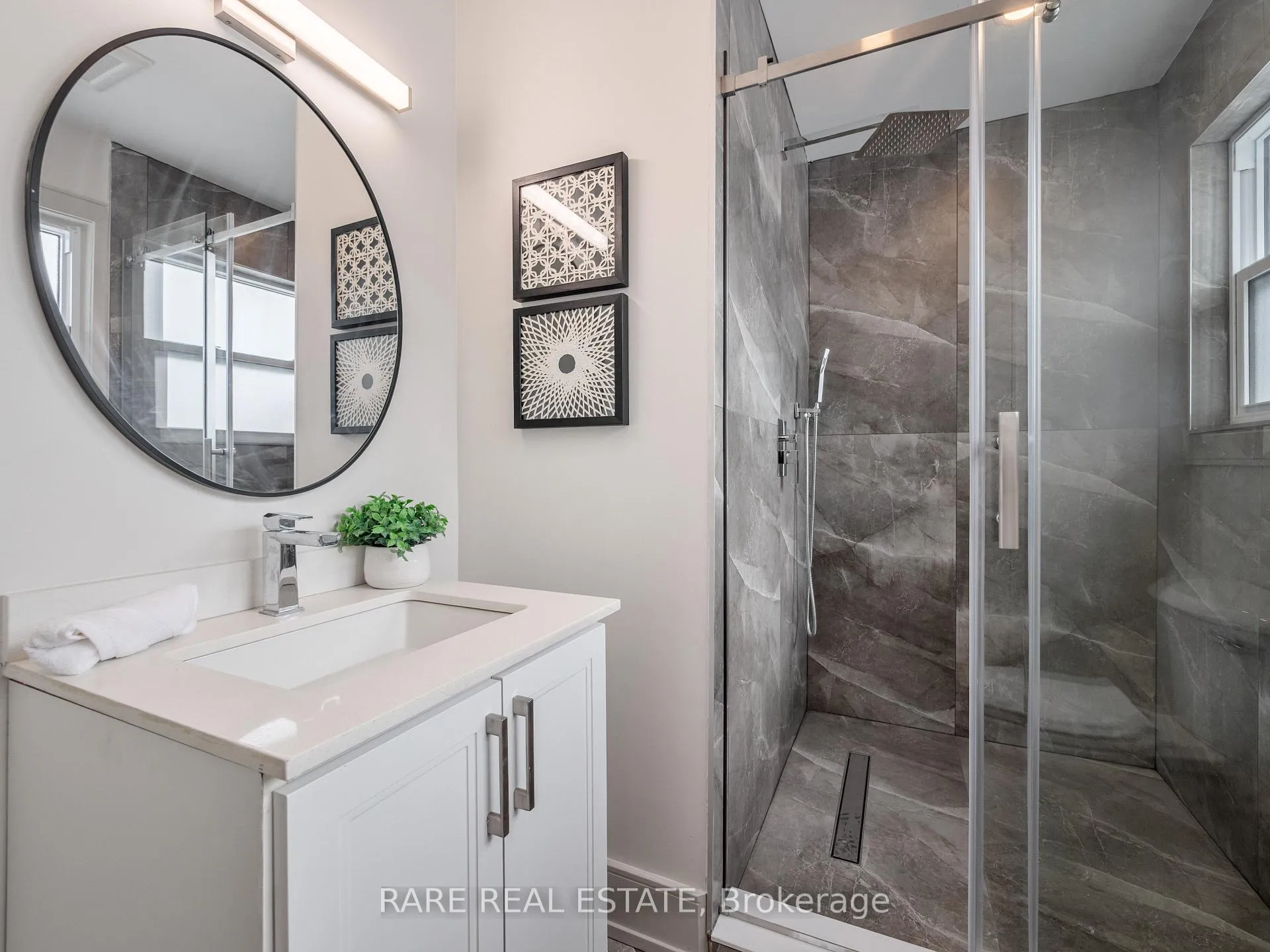 Photo 18 of 45 Thorny Brae Drive, Markham, Royal Orchard — HOMEH