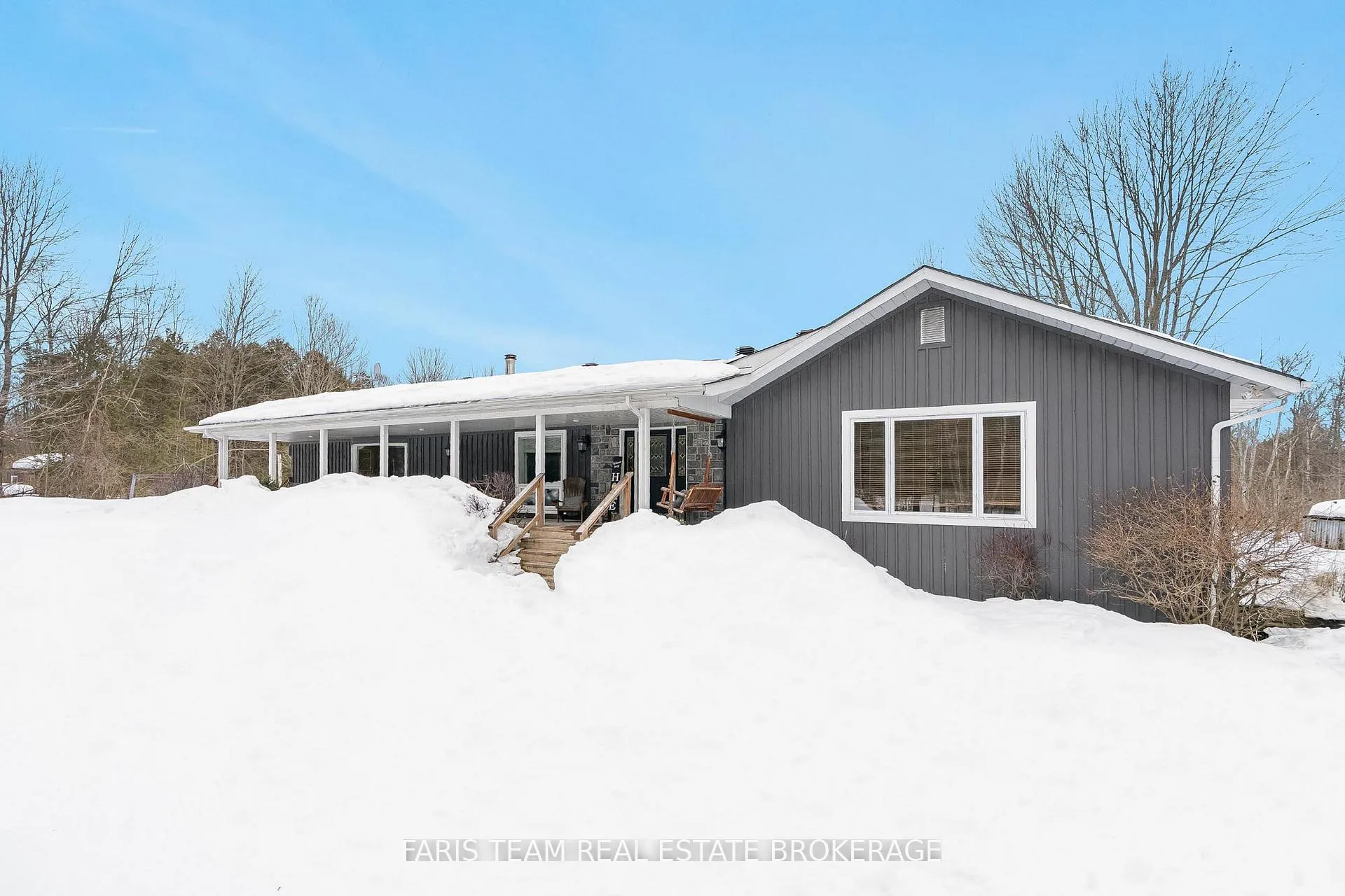 Photo 1 of 2332 Foxmead Road, Oro-Medonte, Rural Oro-Medonte — HOMEH